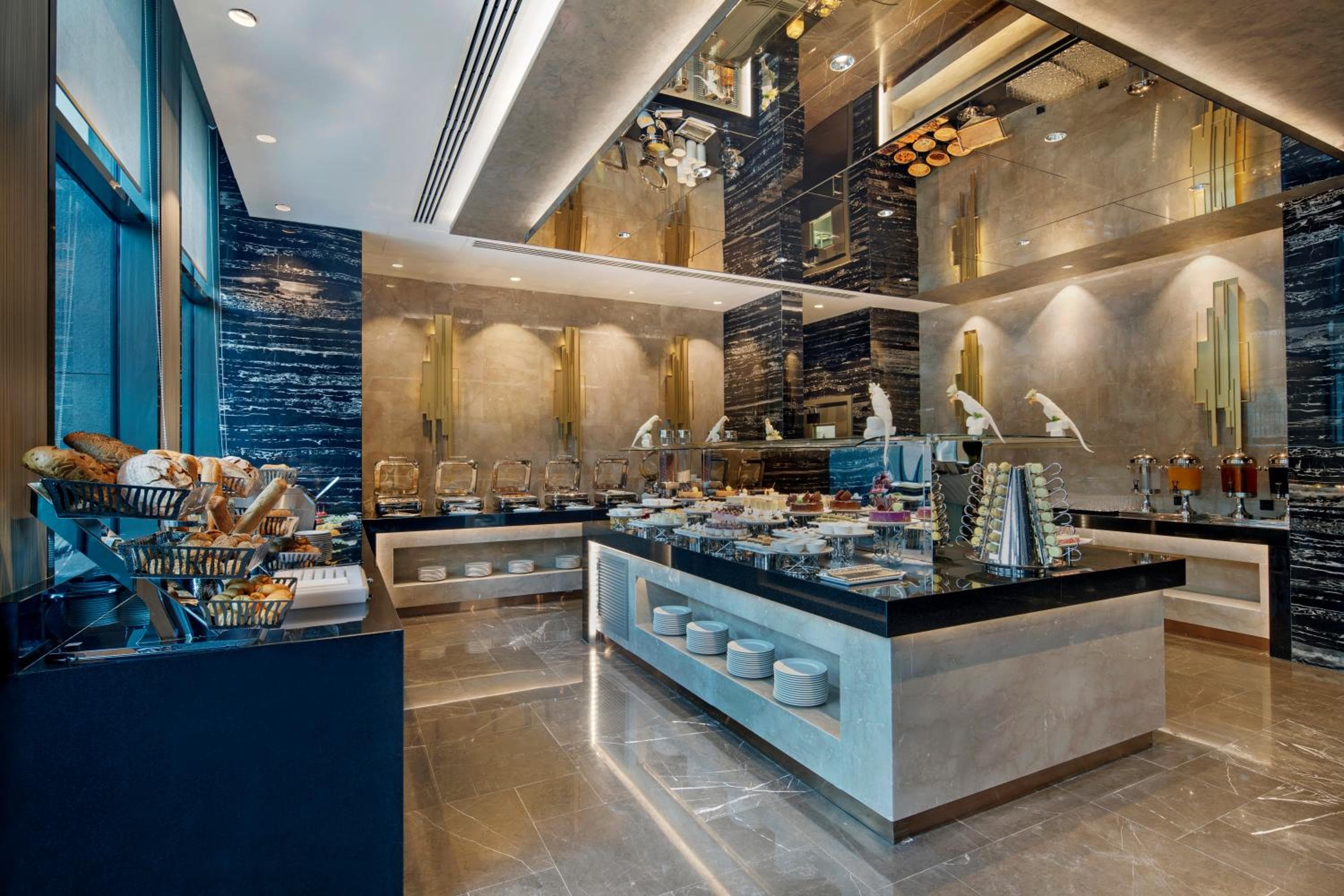 DoubleTree by Hilton Istanbul - Piyalepasa — 23