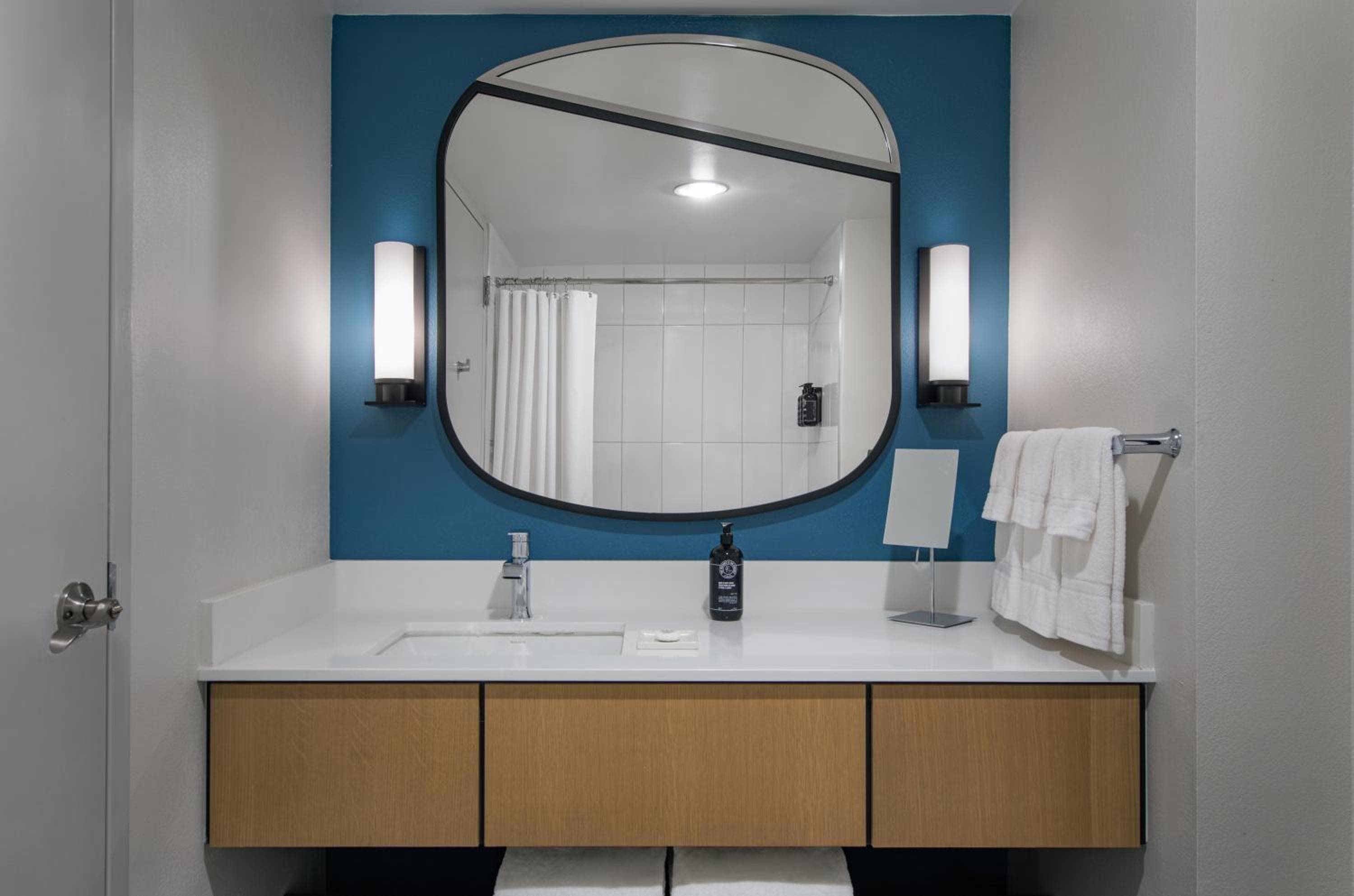 Hotel Kinetic Orlando Universal Boulevard — 28