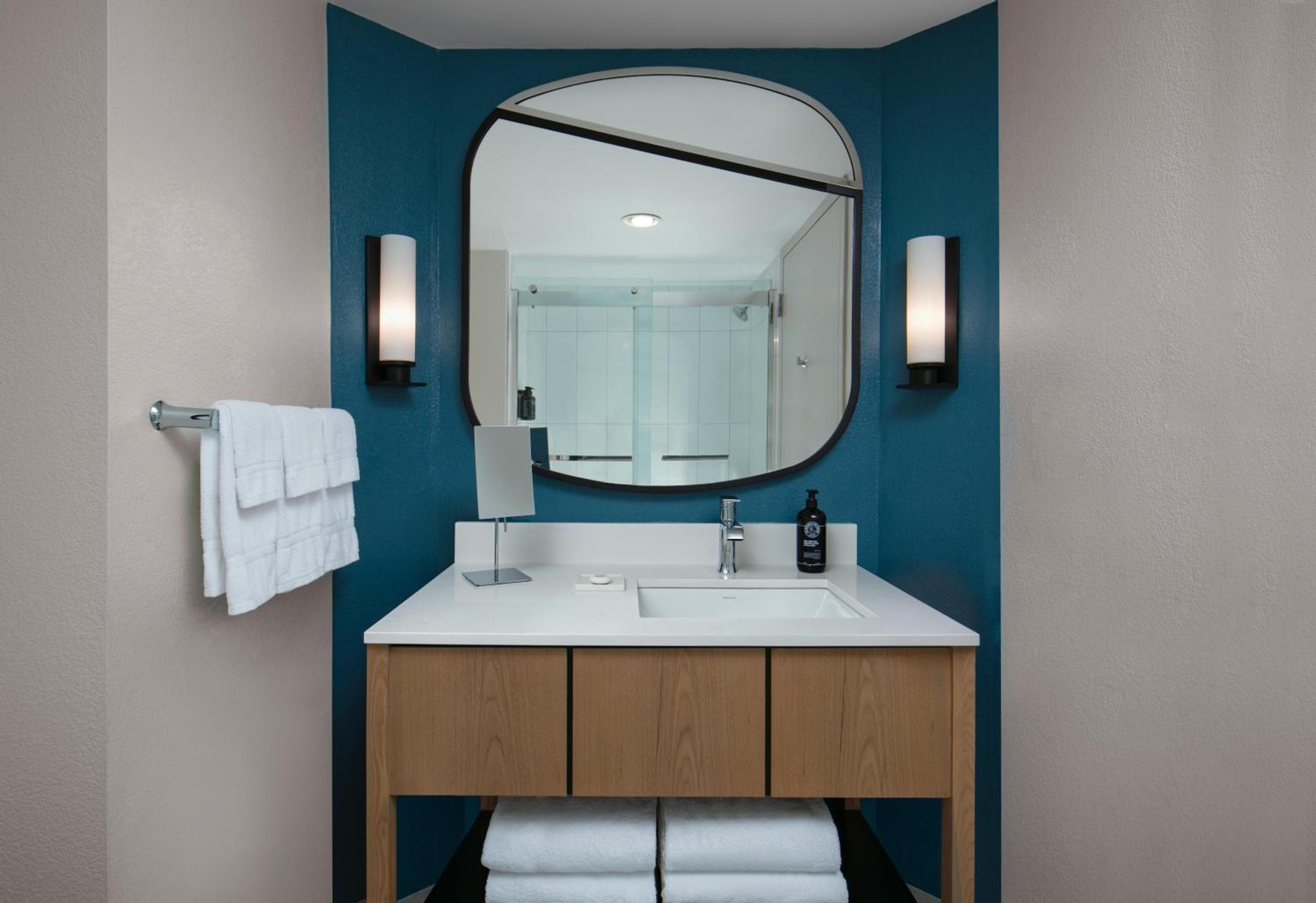 Hotel Kinetic Orlando Universal Boulevard — 19