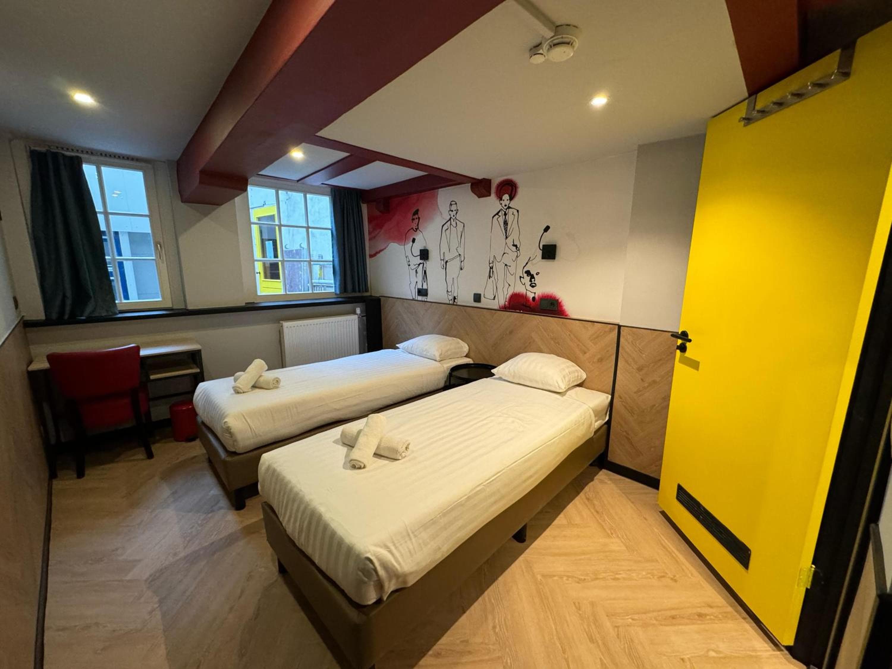 Heart of Amsterdam Hostel — 6