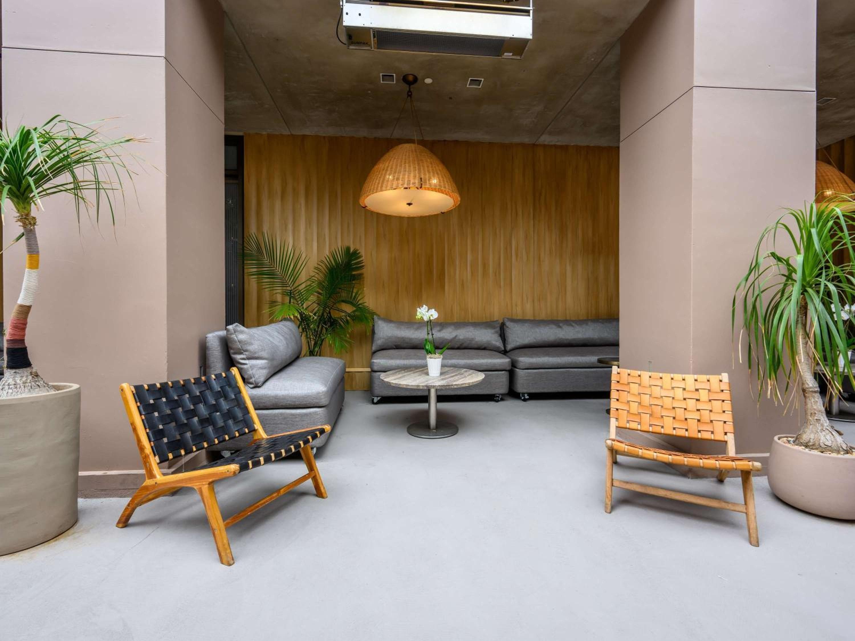 Hotel Sofitel Los Angeles at Beverly Hills — 17