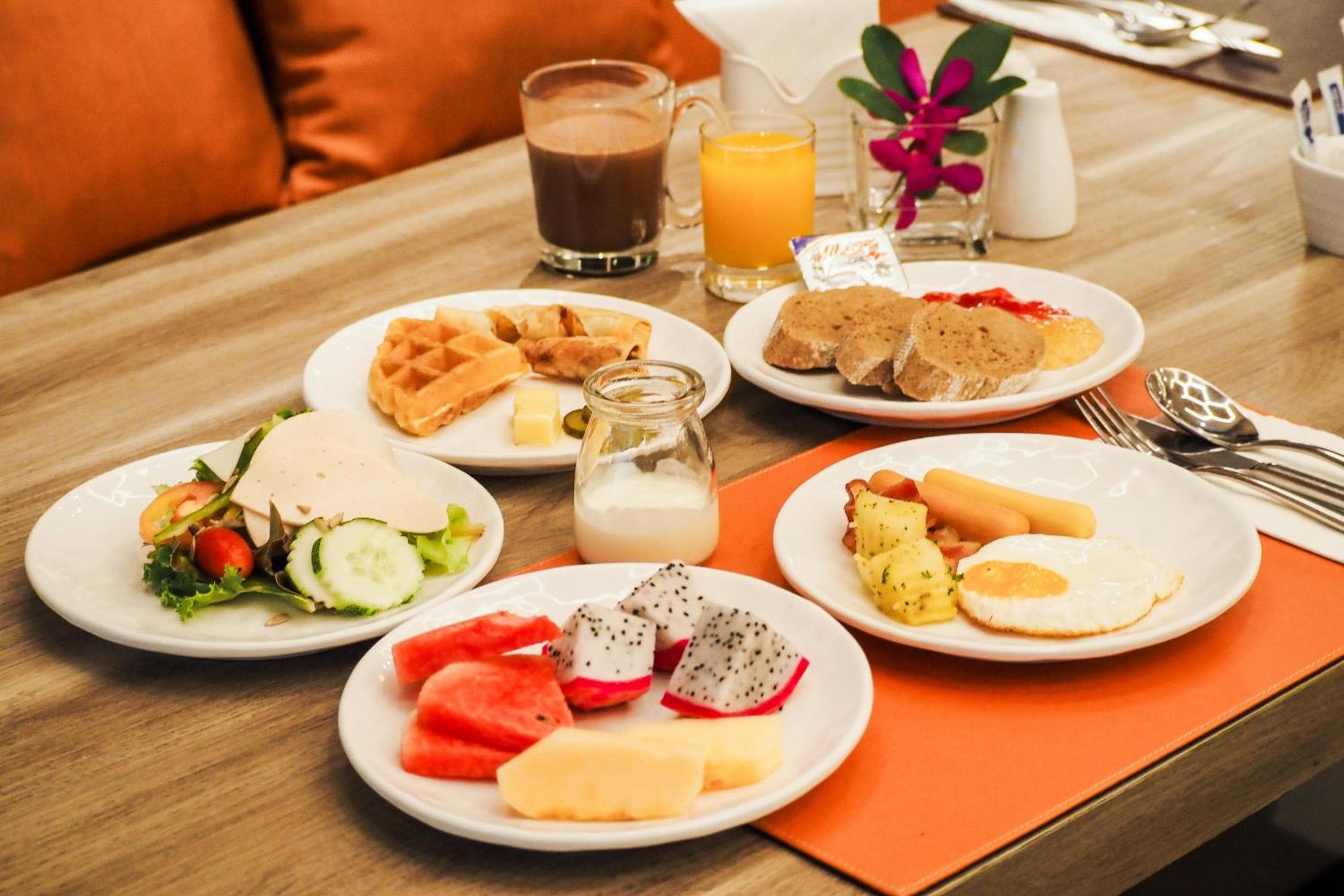 PARKROYAL Suites Bangkok — 24