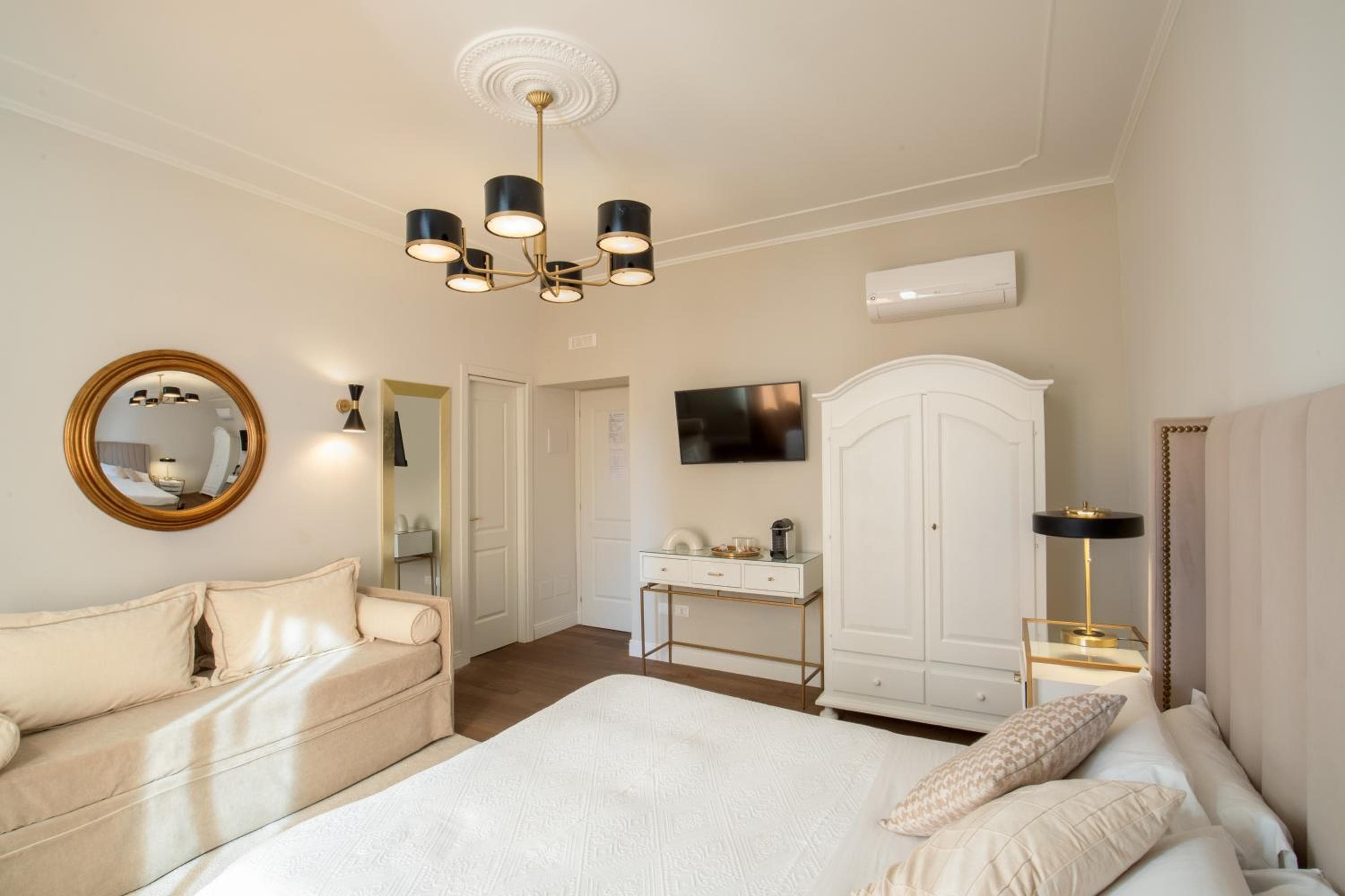 Daplace - Corso Monforte Suites — 23