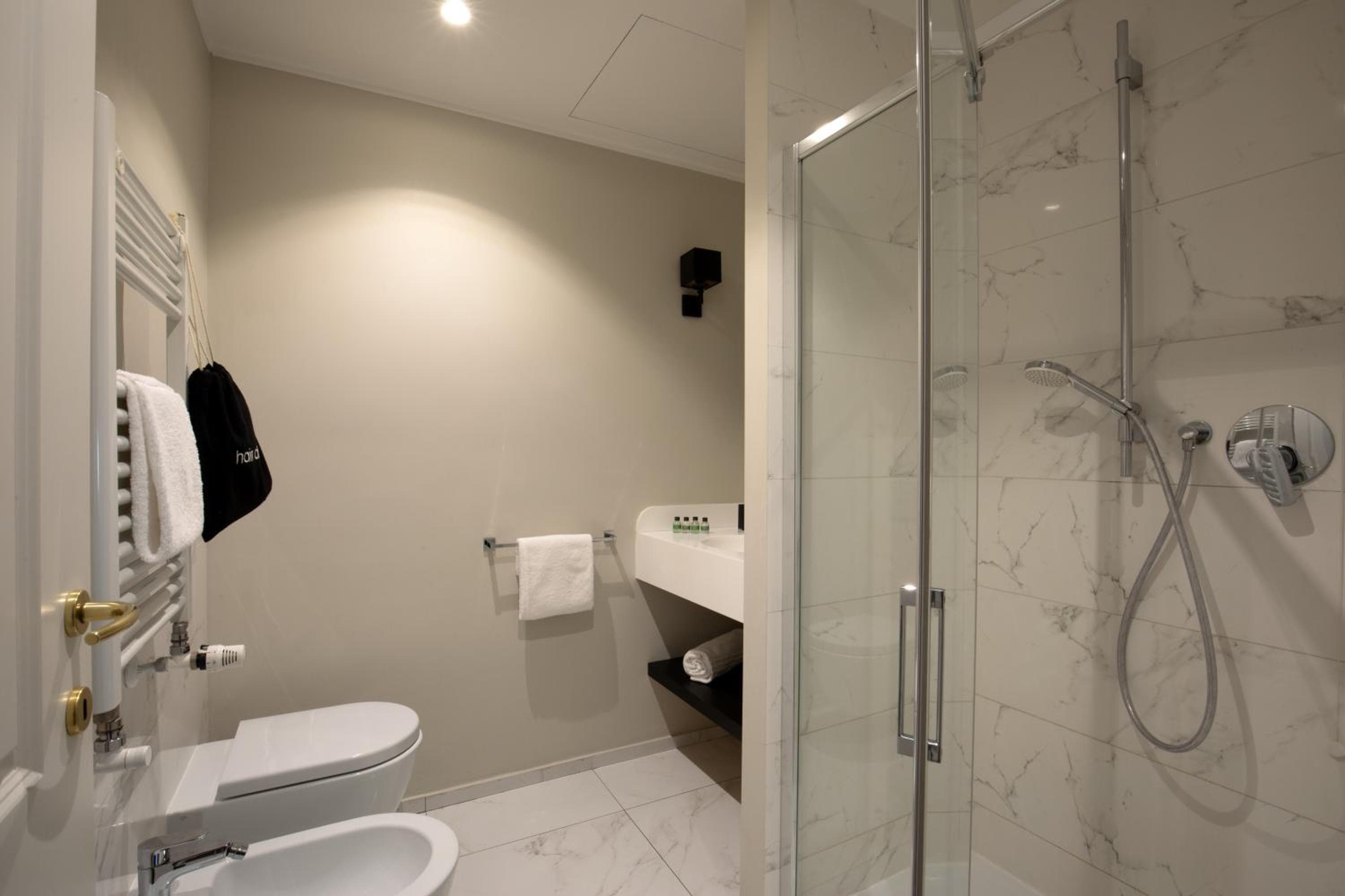 Daplace - Corso Monforte Suites — 24
