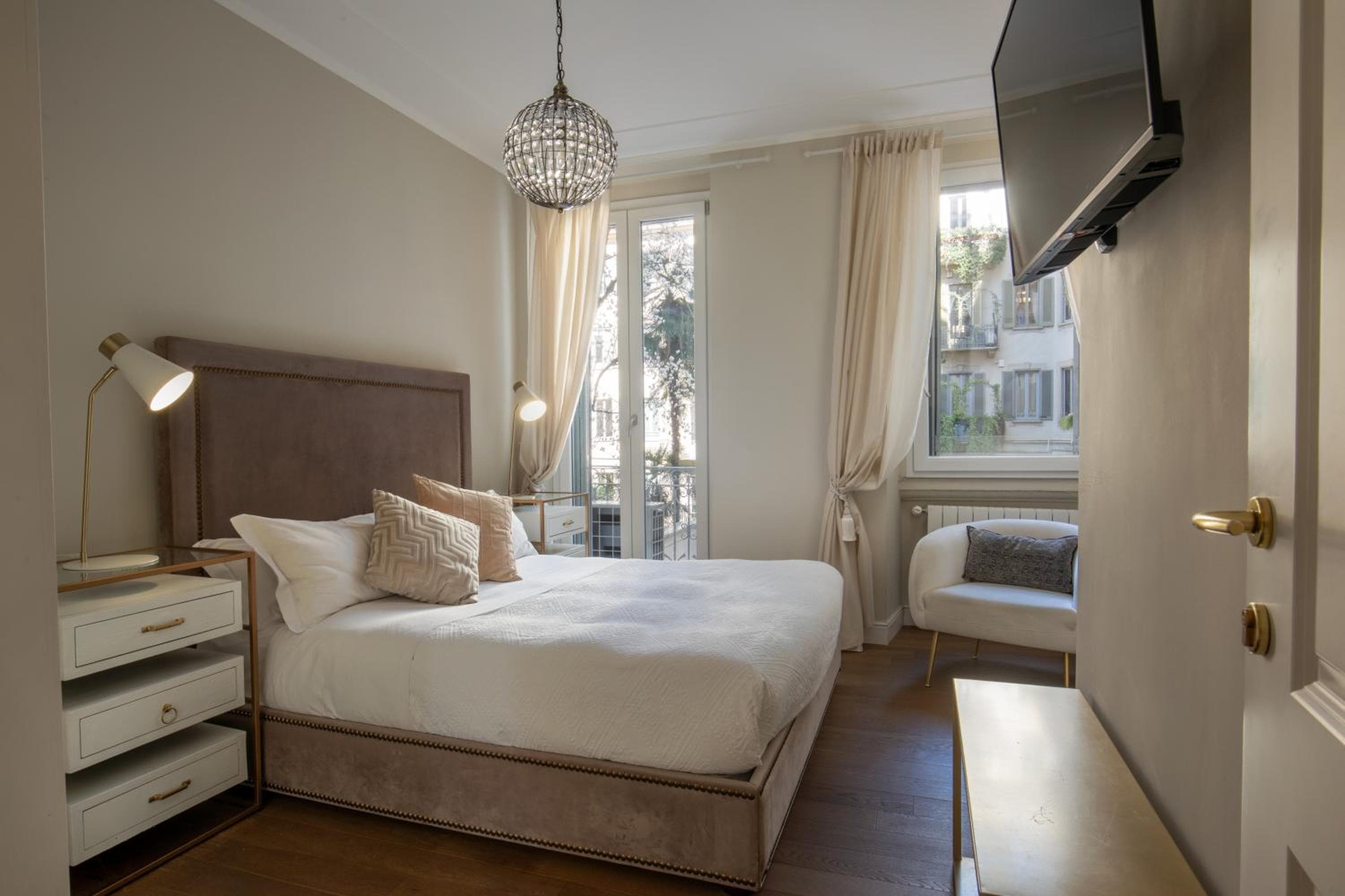 Daplace - Corso Monforte Suites — 27
