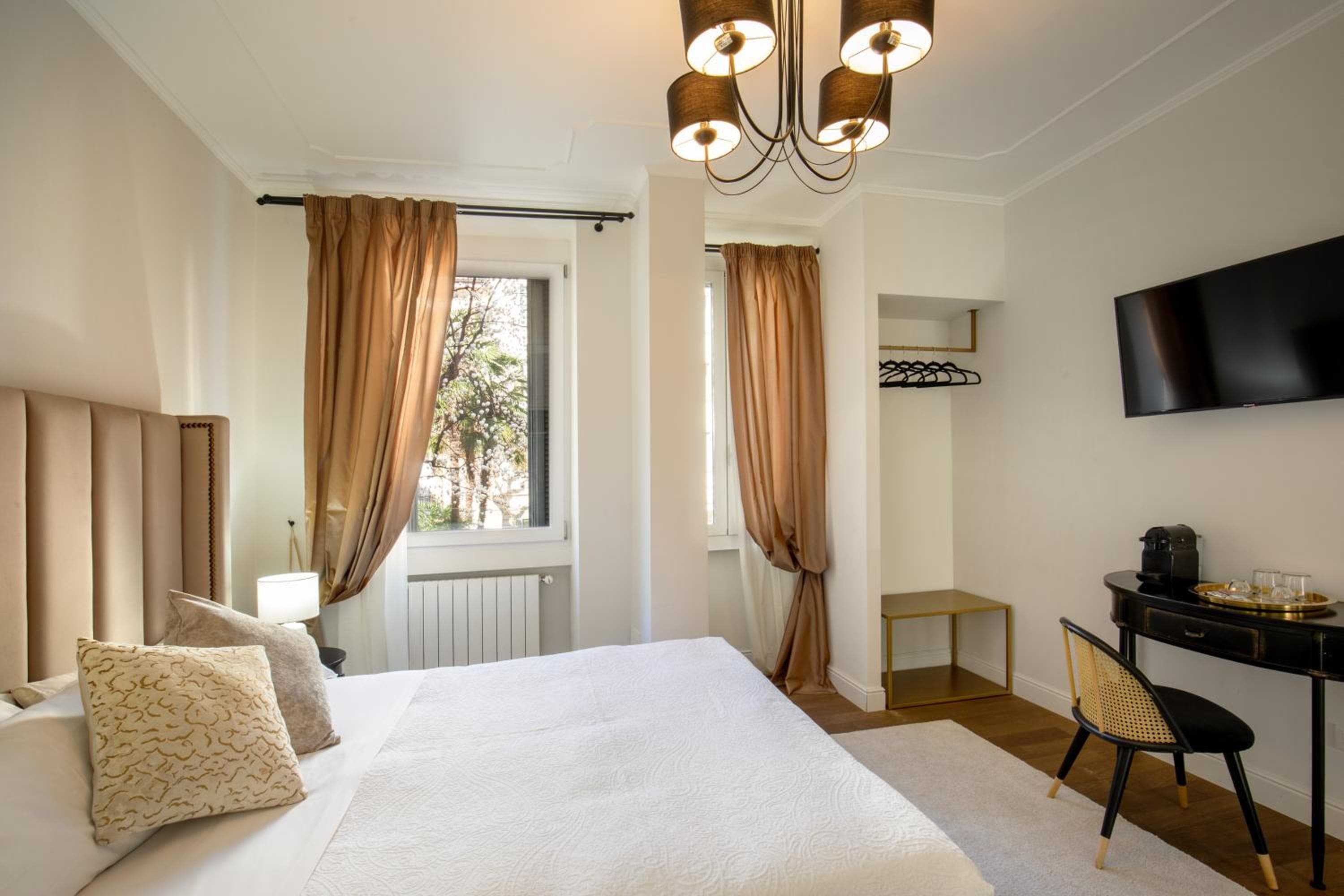 Daplace - Corso Monforte Suites — 18