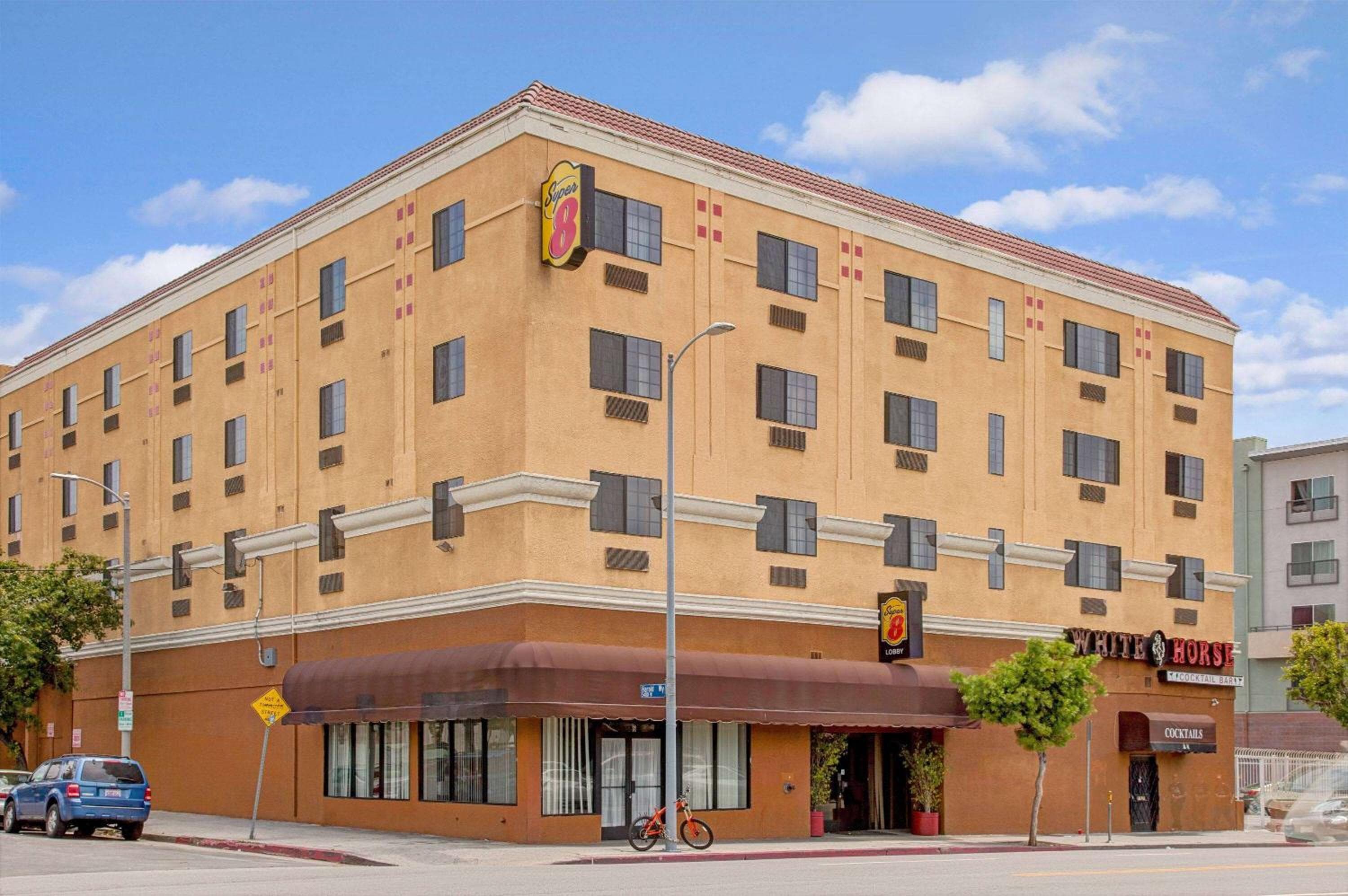 Super 8 by Wyndham Hollywood/LA Area — 1