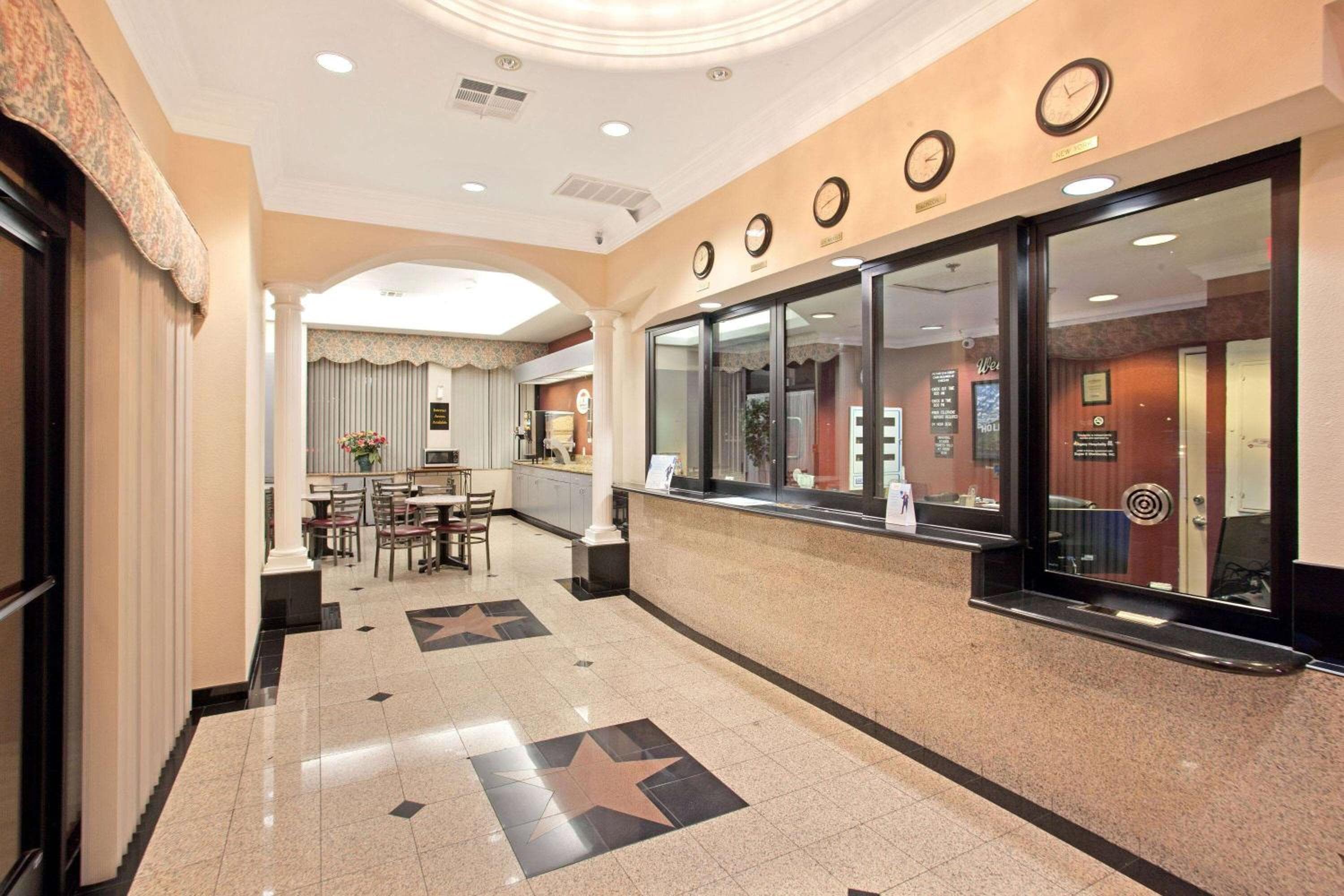 Super 8 by Wyndham Hollywood/LA Area — 3