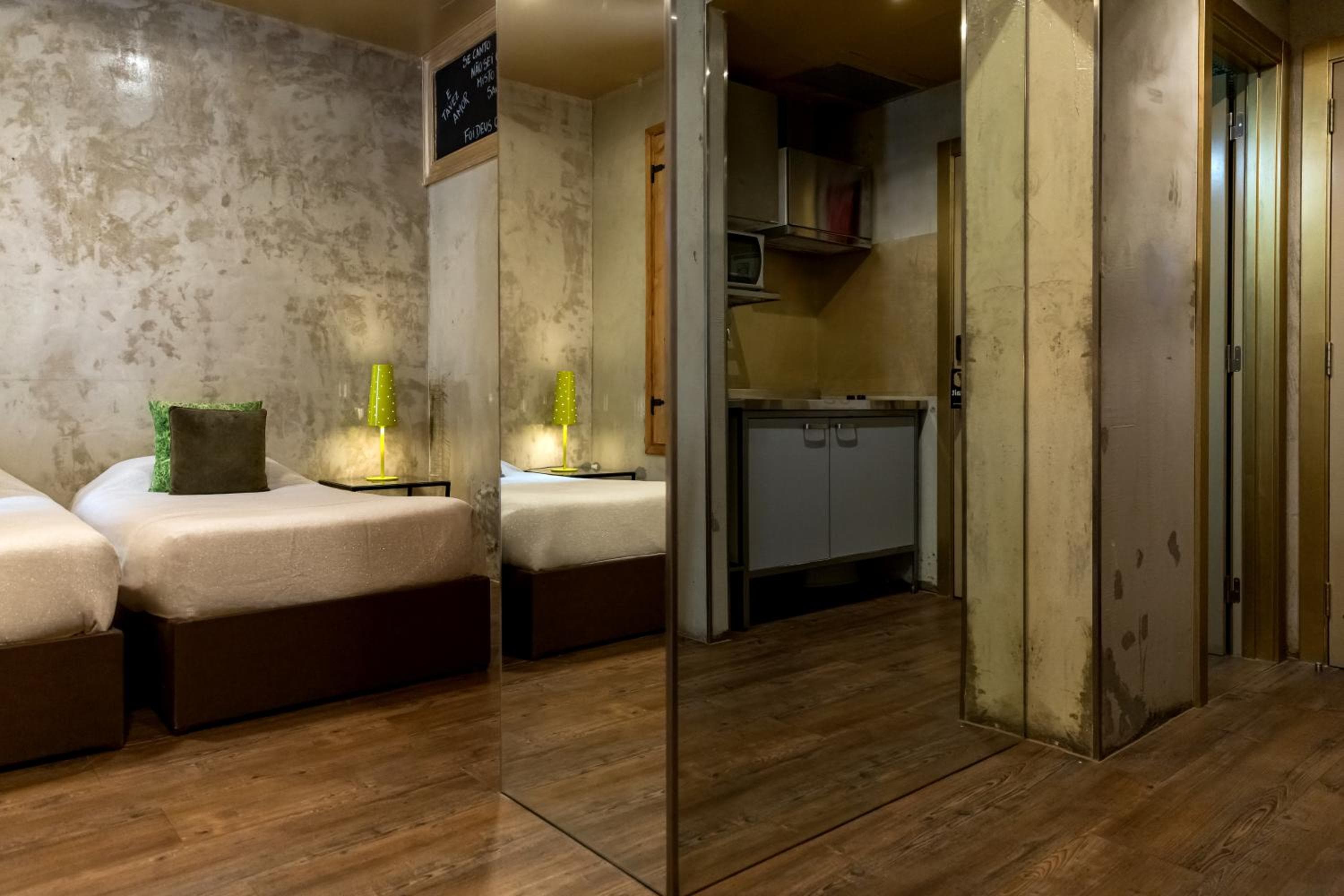 Lisbon Art Stay Hotel & Apartments — 26