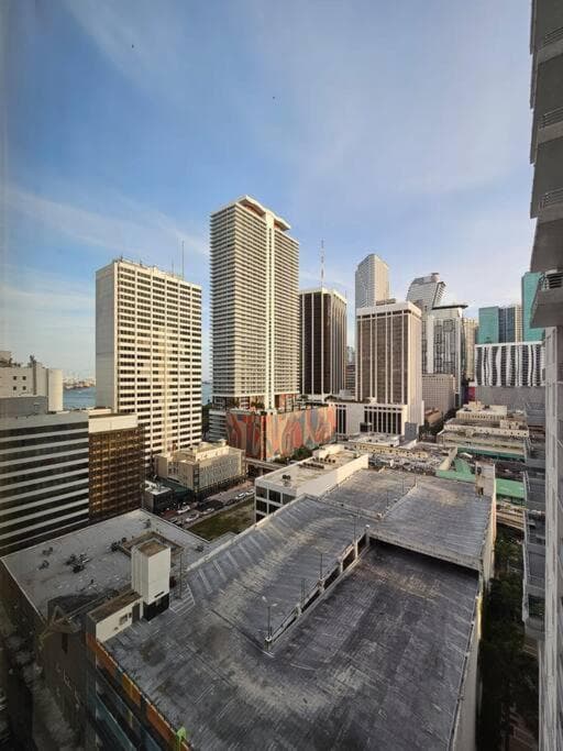 Downtown Miami Elegance. 17th Floor YotelPad — 9