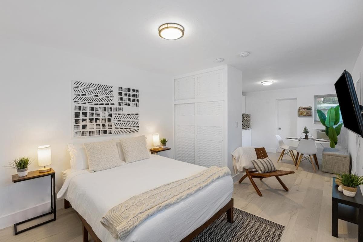Lake Ridge Villa — 3