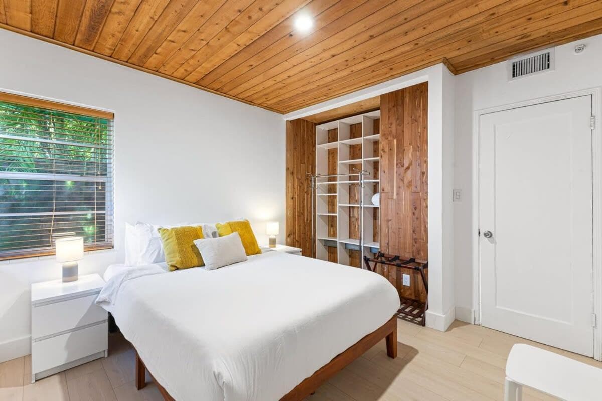Welcoming Airbnb Walkig distance to Las Olas Blvd — 15