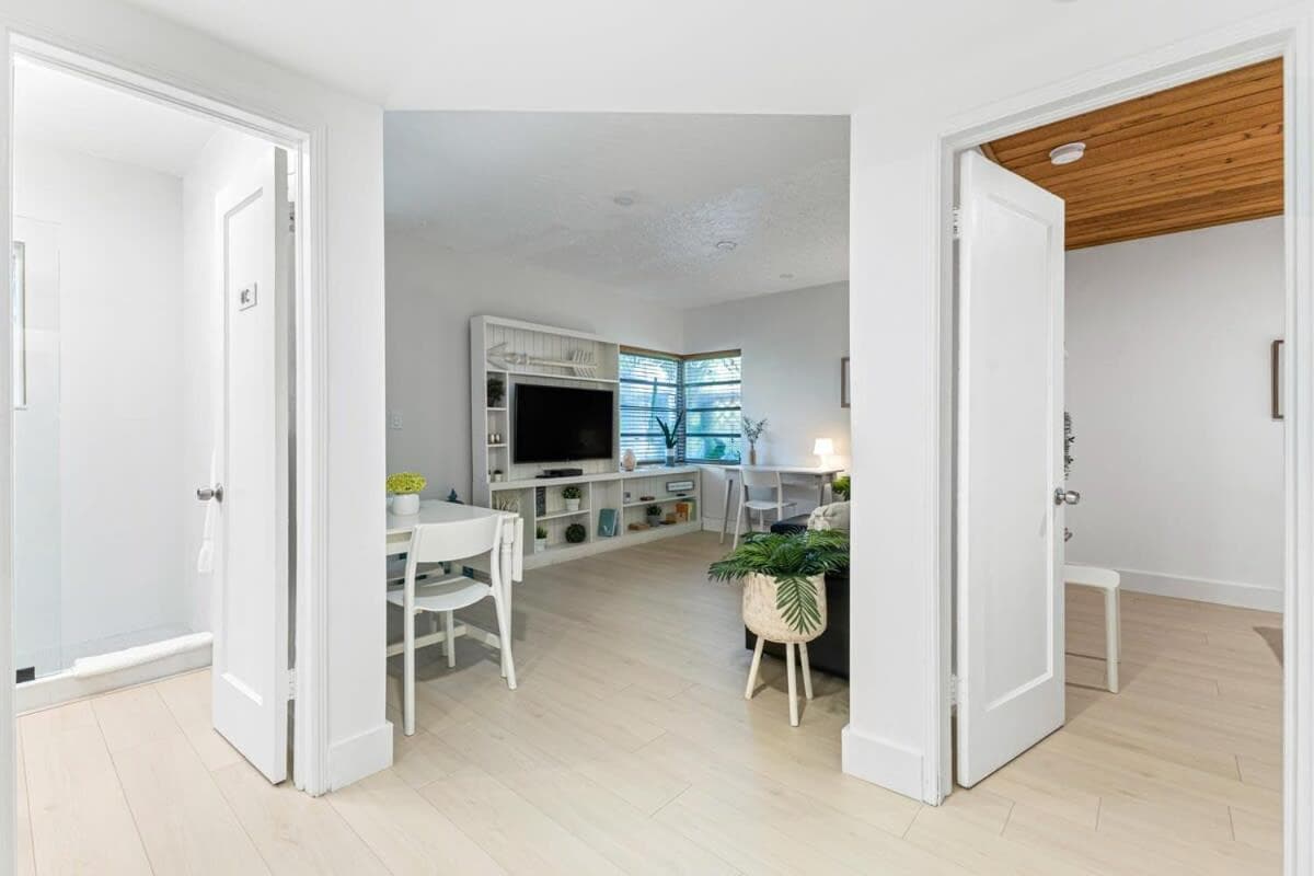 Welcoming Airbnb Walkig distance to Las Olas Blvd — 21