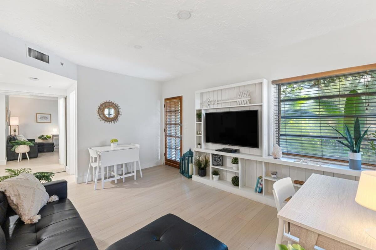Welcoming Airbnb Walkig distance to Las Olas Blvd — 25