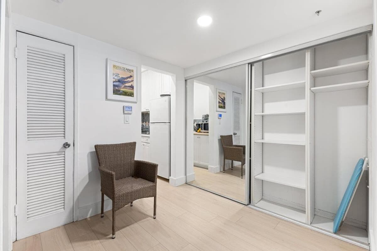 Welcoming Airbnb Walkig distance to Las Olas Blvd — 26