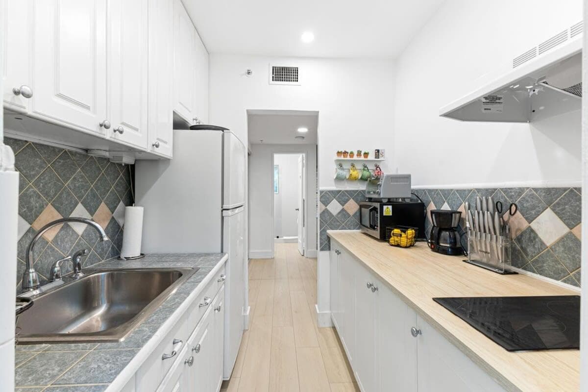 Welcoming Airbnb Walkig distance to Las Olas Blvd — 13