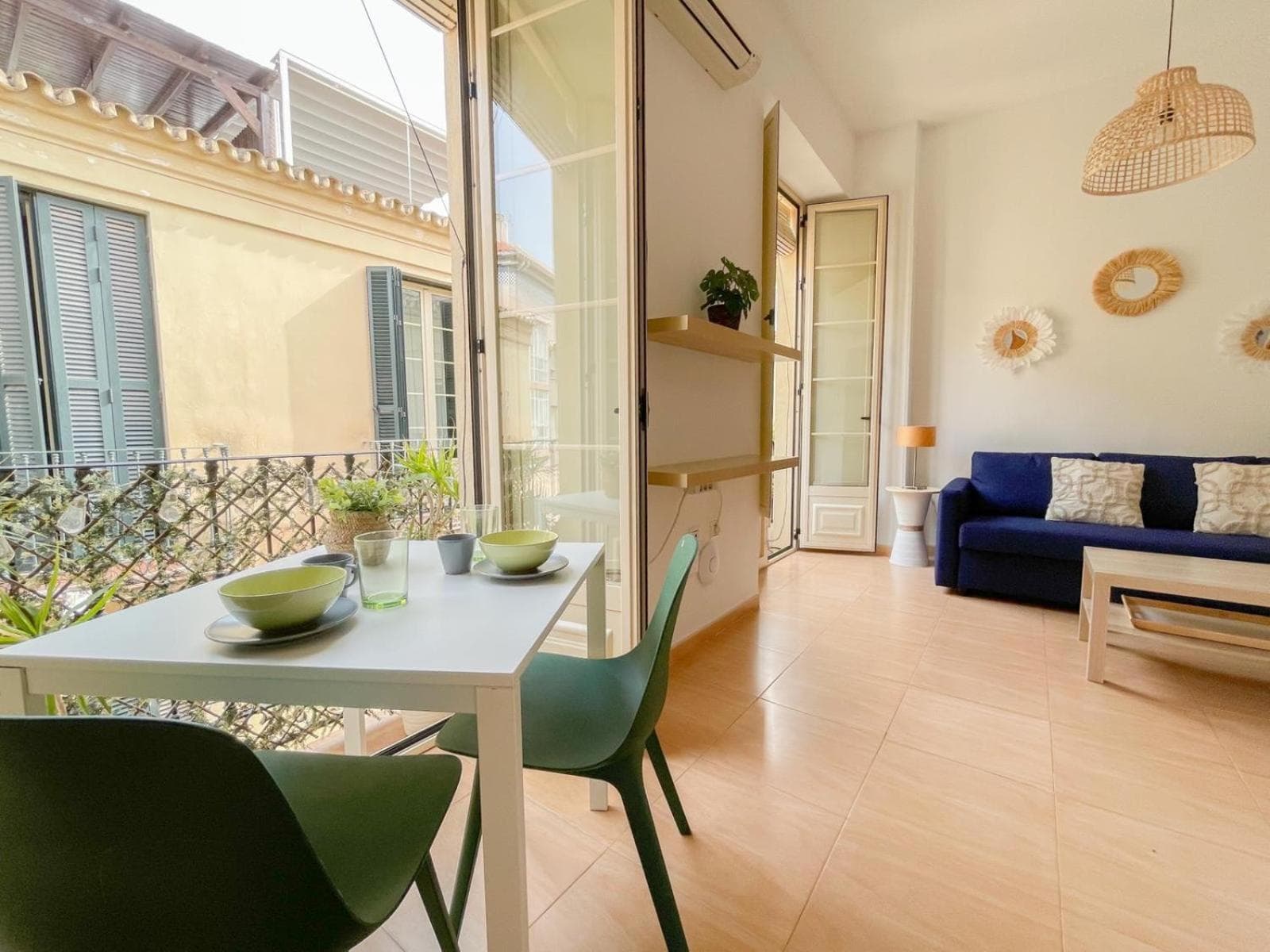 Plz de la Merced Apartments Solera by Life in Malaga — 1