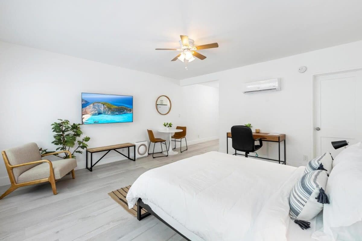 Victoria Park Unique Studio close to Las Olas Blvd — 14