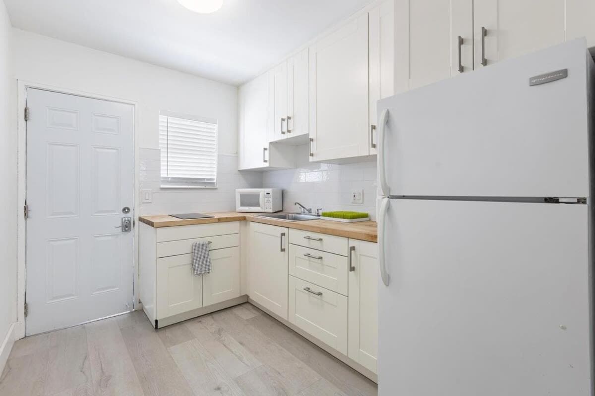 Victoria Park Unique Studio close to Las Olas Blvd — 13