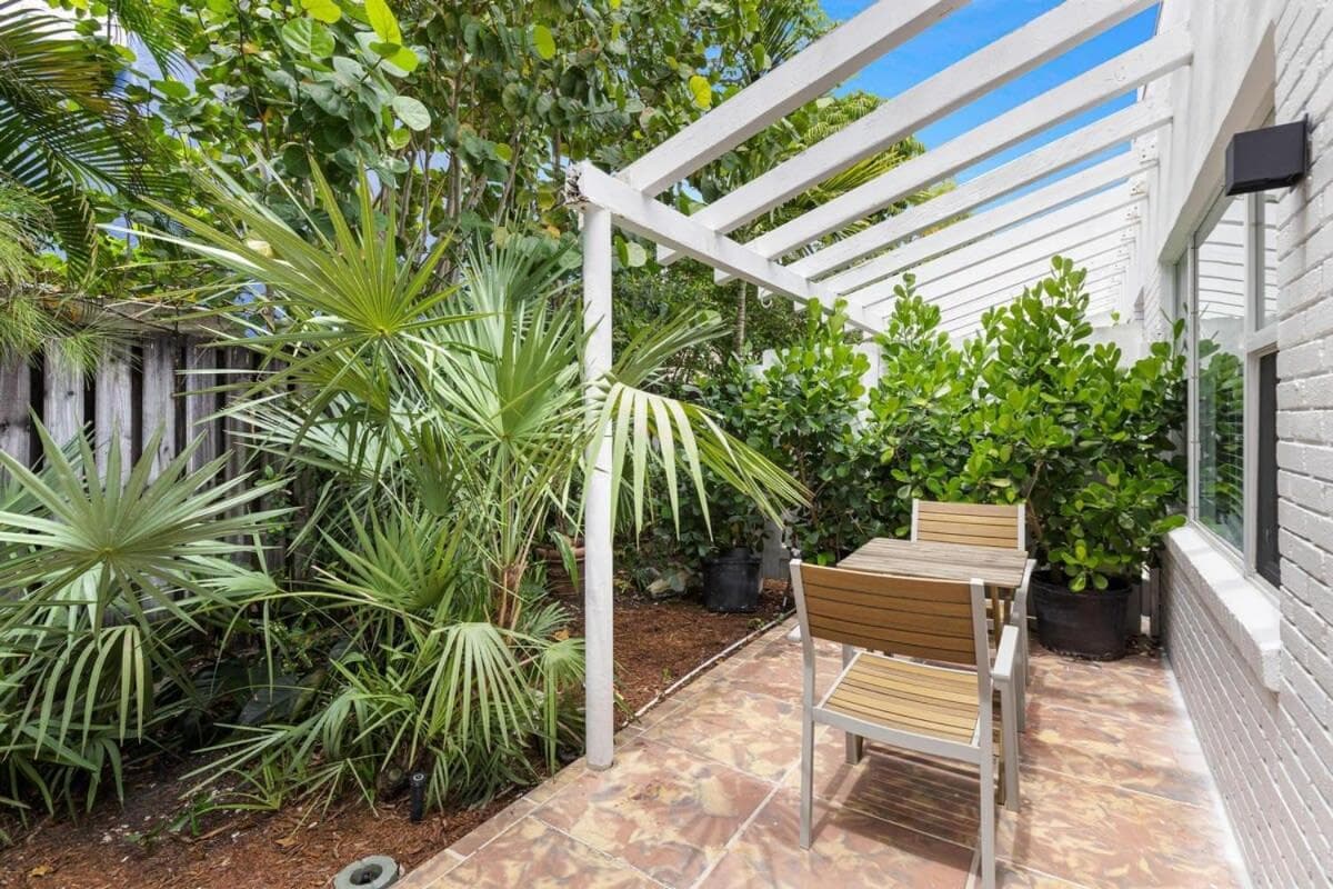 Victoria Park Unique Studio close to Las Olas Blvd — 2