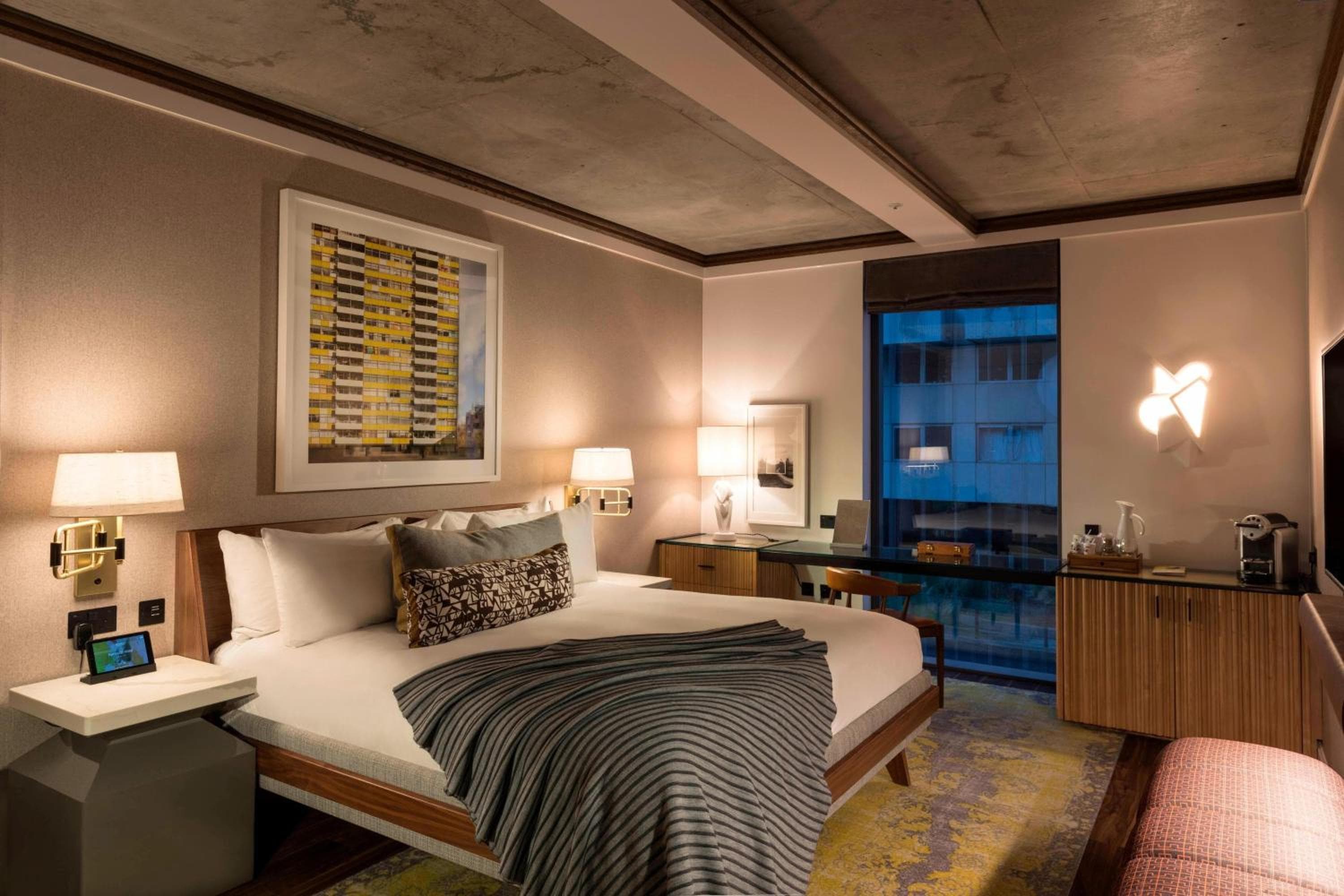 Bankside Hotel, Autograph Collection — 24
