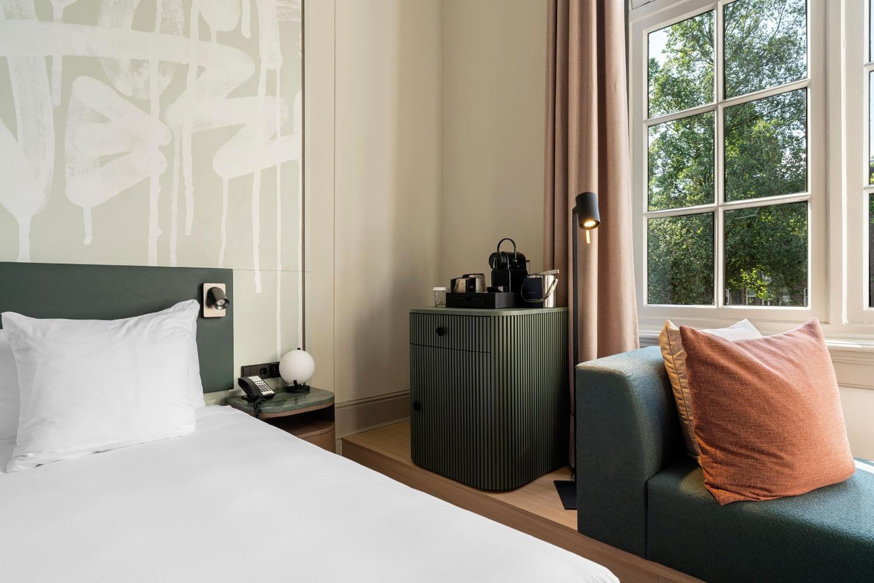The College Hotel Ámsterdam, colección de autógrafos — 19