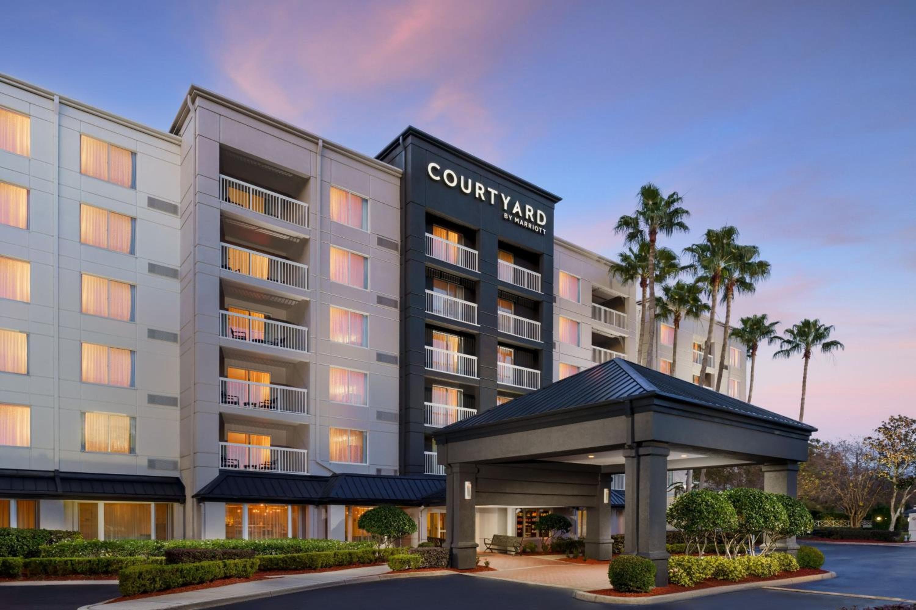 Courtyard by Marriott Orlando Downtown — 2