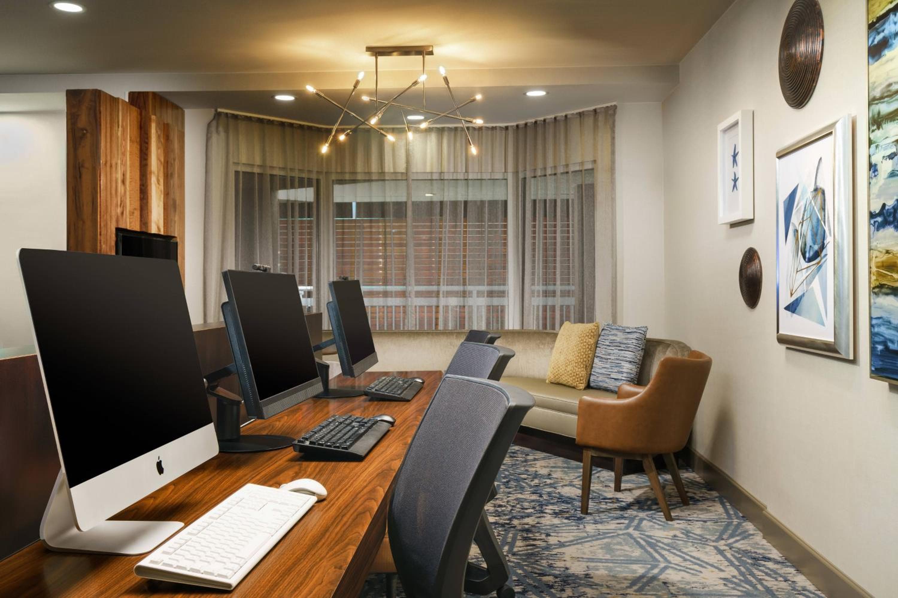 Courtyard by Marriott Orlando Downtown — 22
