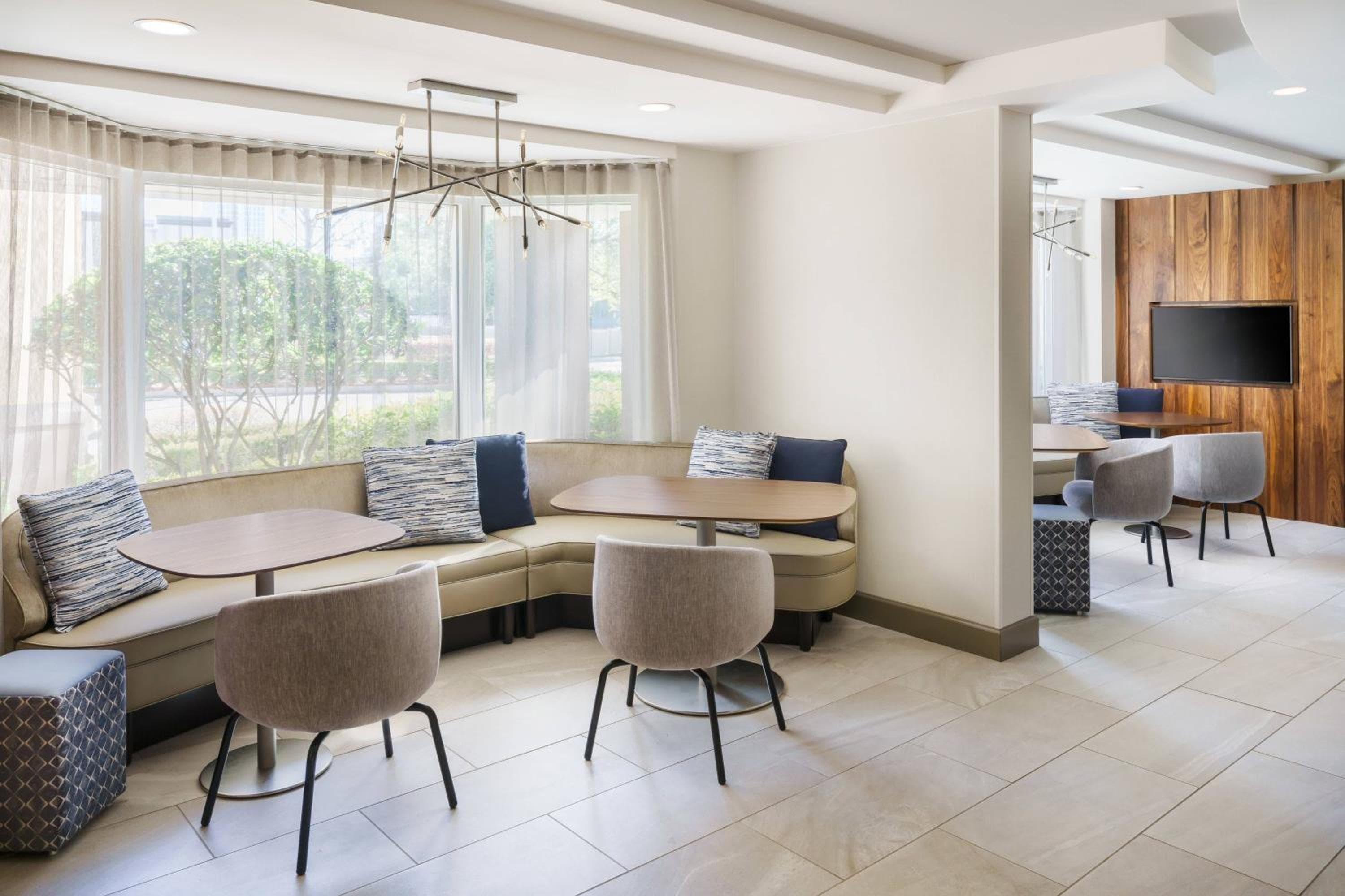 Courtyard by Marriott Orlando Downtown — 23