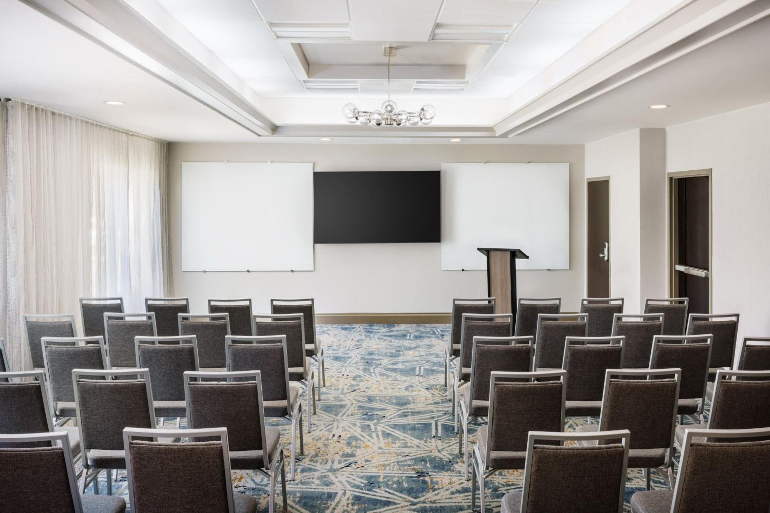 Courtyard by Marriott Orlando Downtown — 13