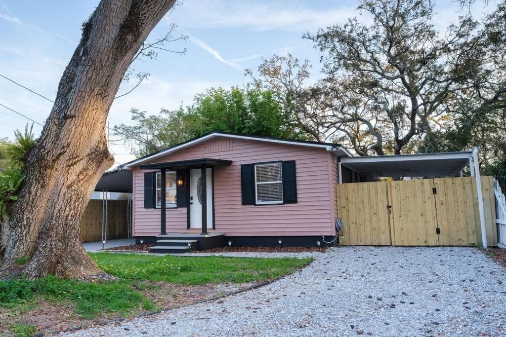 Haus in der Nähe des Tampa Zoos und Busch Gardens, kostenloses Highspeed-WLAN — 25