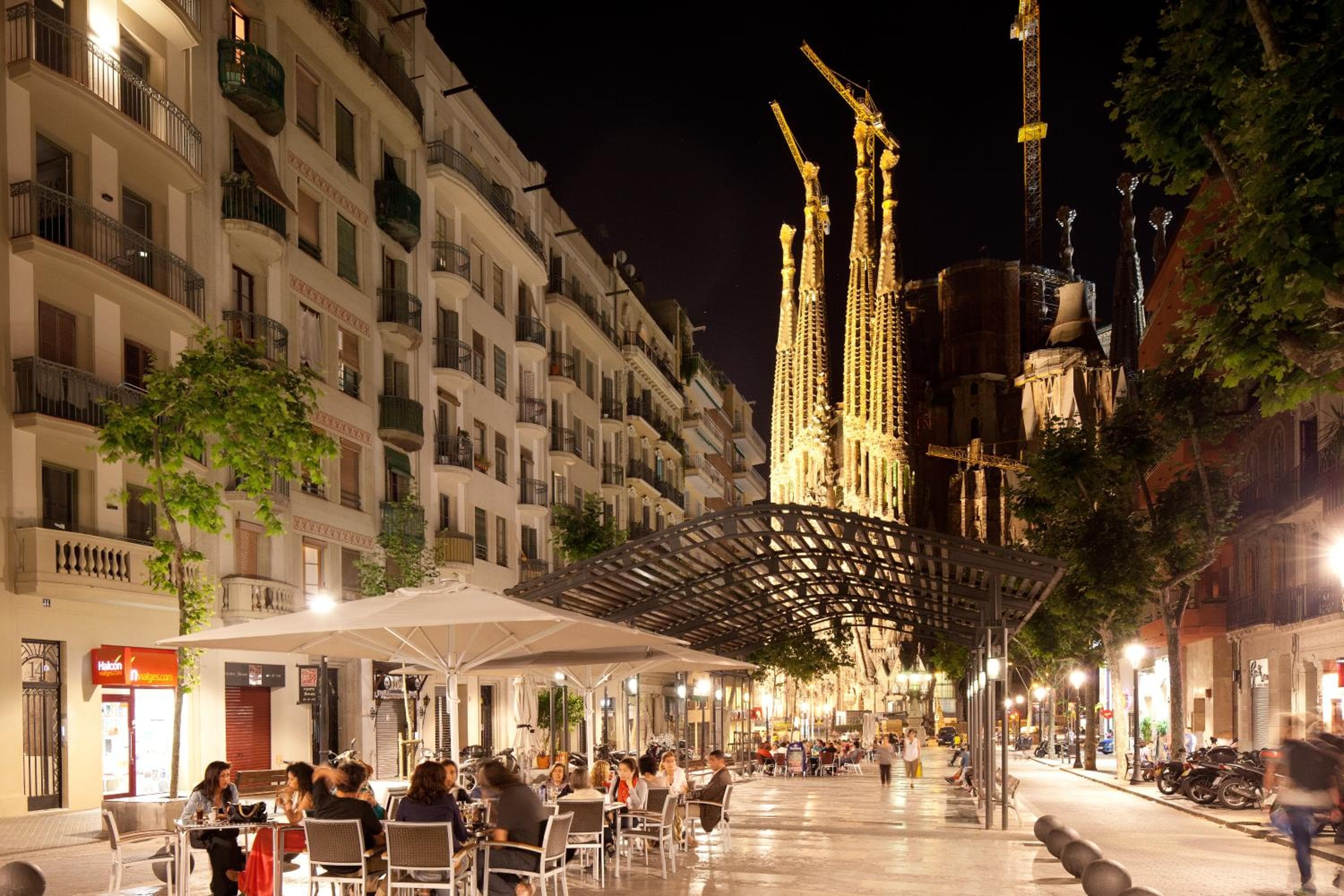 Enjoybcn Gaudi Apartments — 6