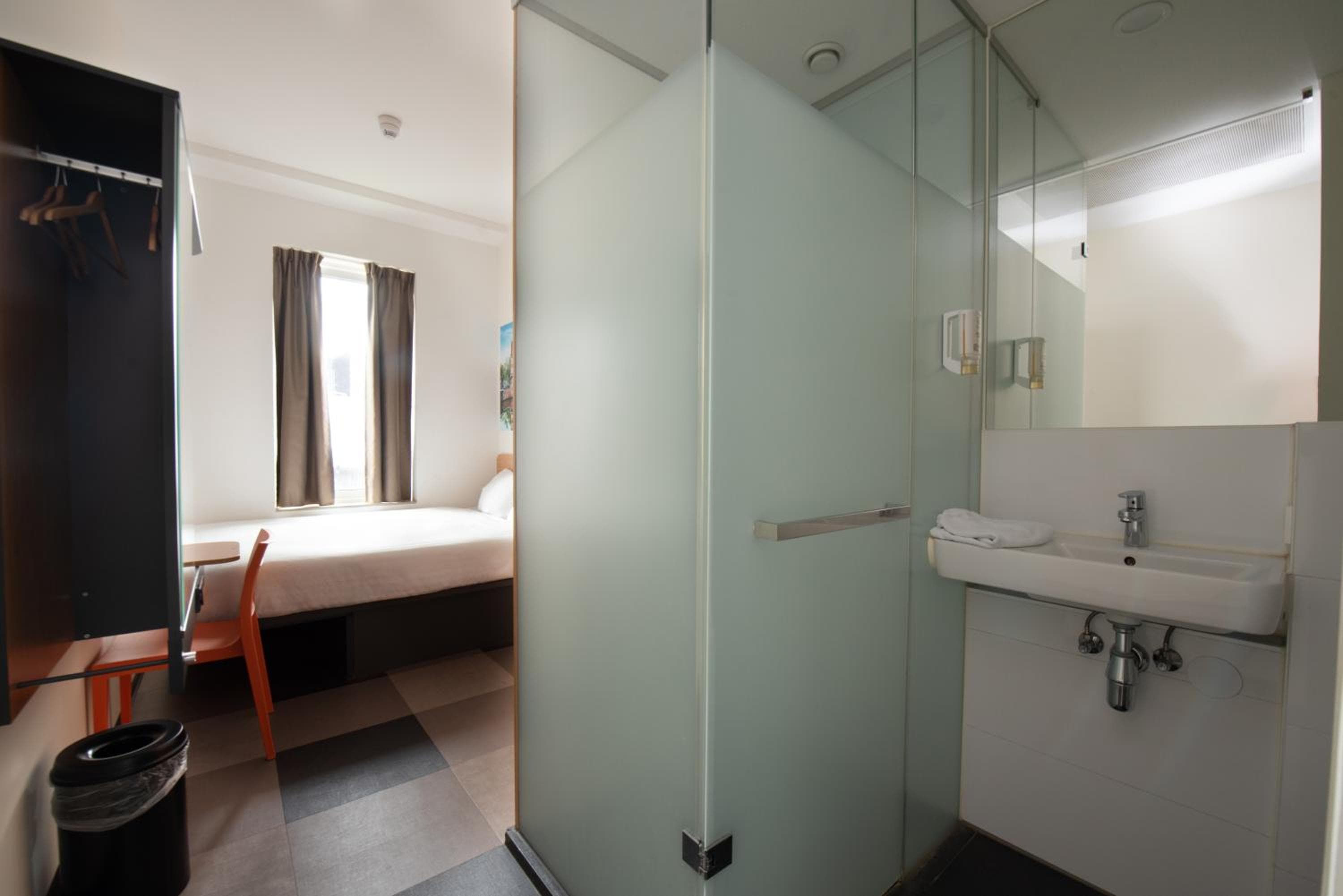 easyHotel Amsterdam Arena Boulevard — 13