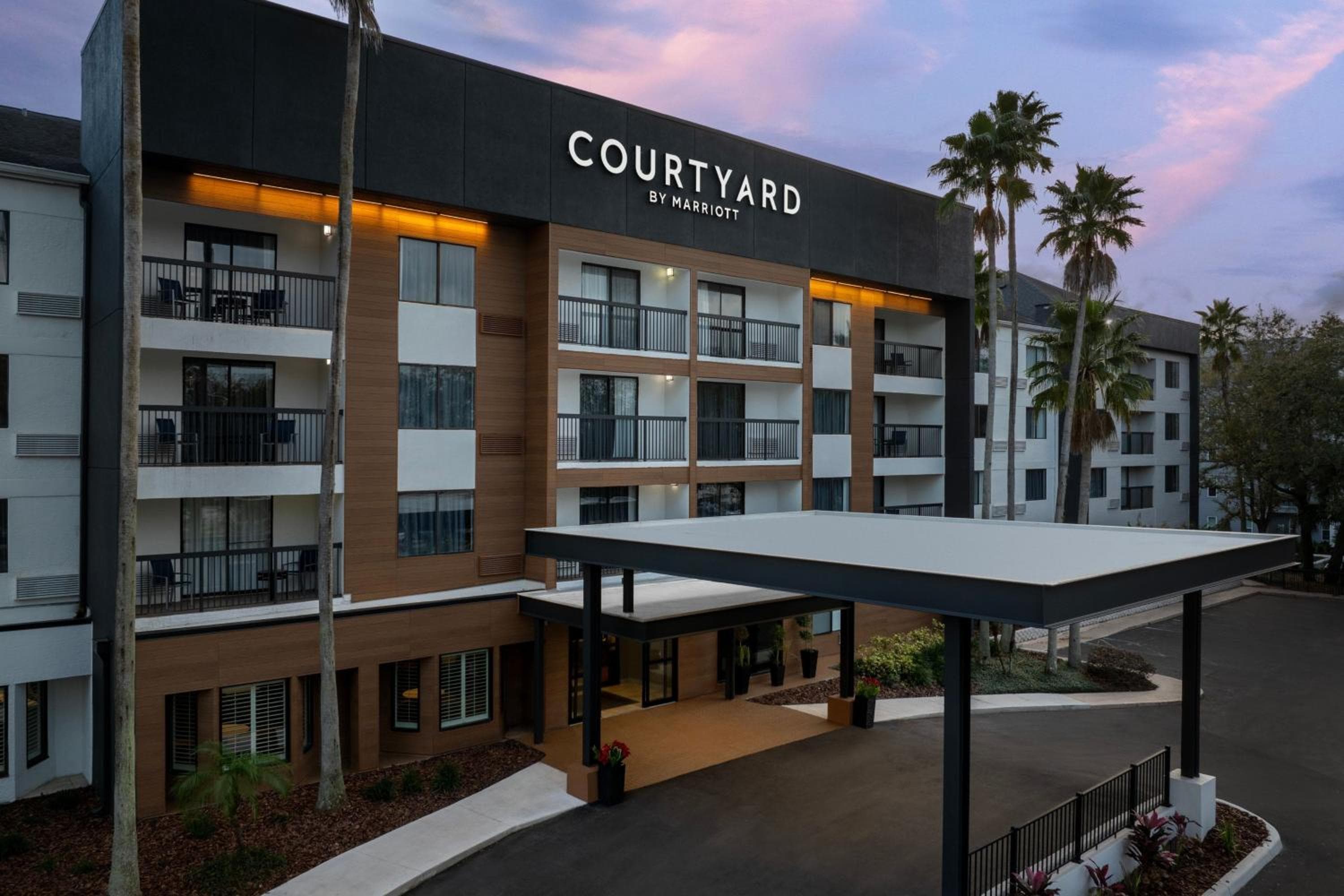 Courtyard by Marriott Orlando East/UCF Area — 2