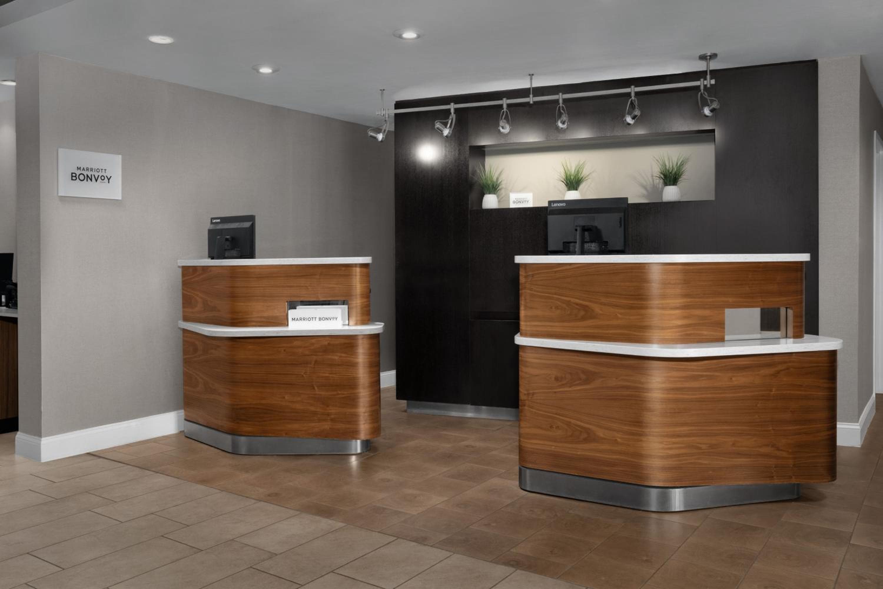 Courtyard by Marriott Orlando East/UCF Area — 3