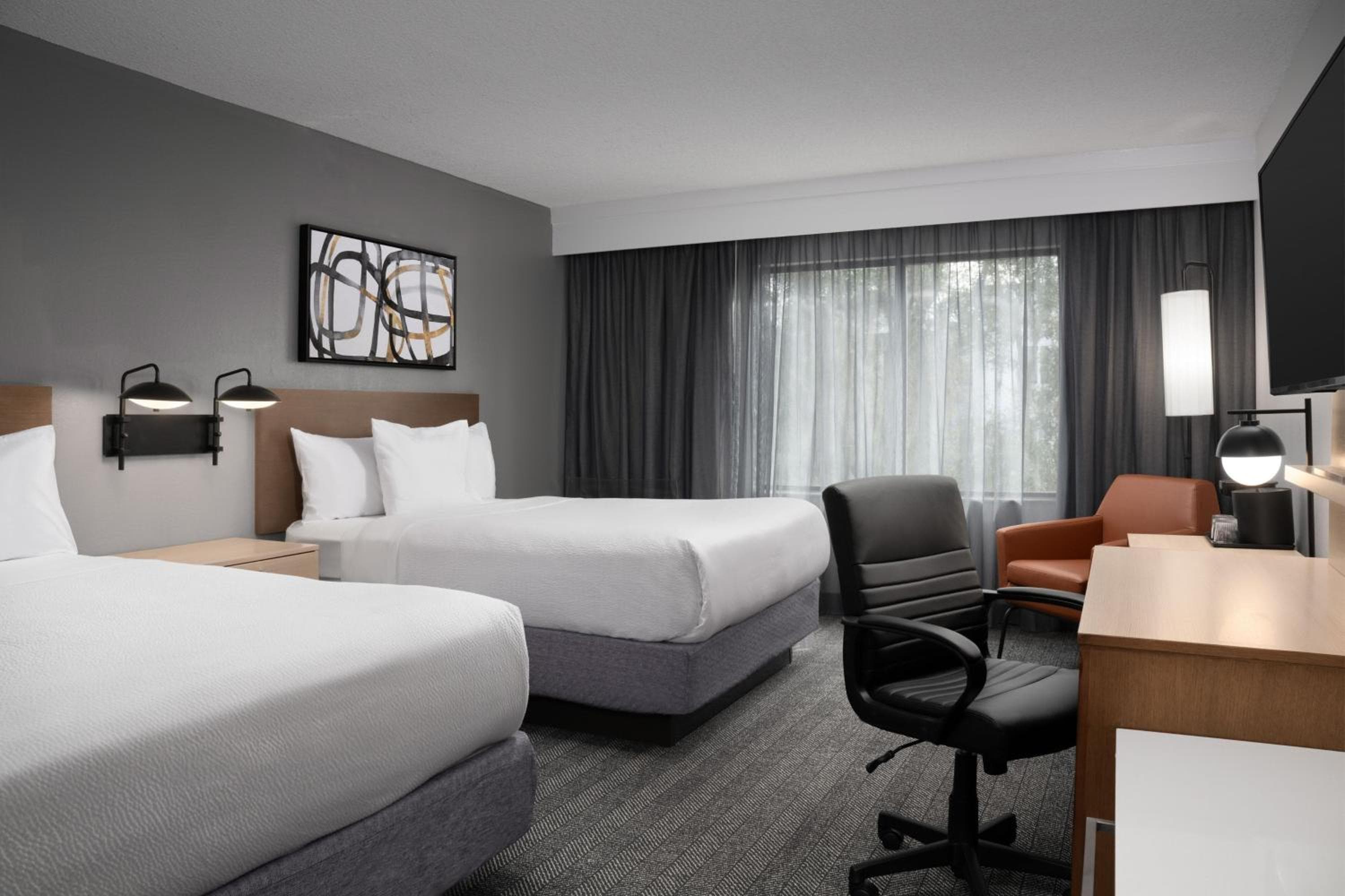 Courtyard by Marriott Orlando East/UCF Area — 4