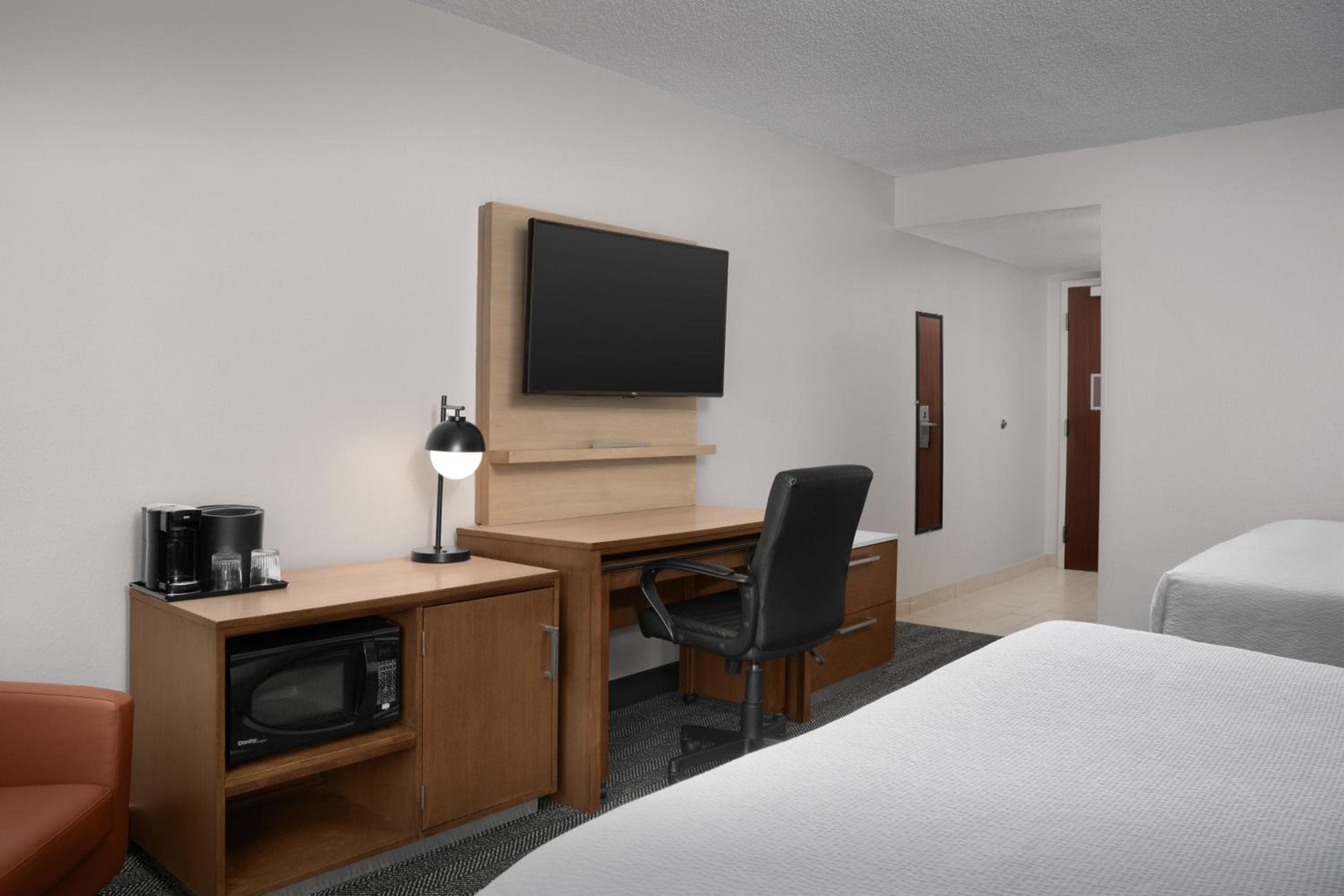 Courtyard by Marriott Orlando East/UCF Area — 8