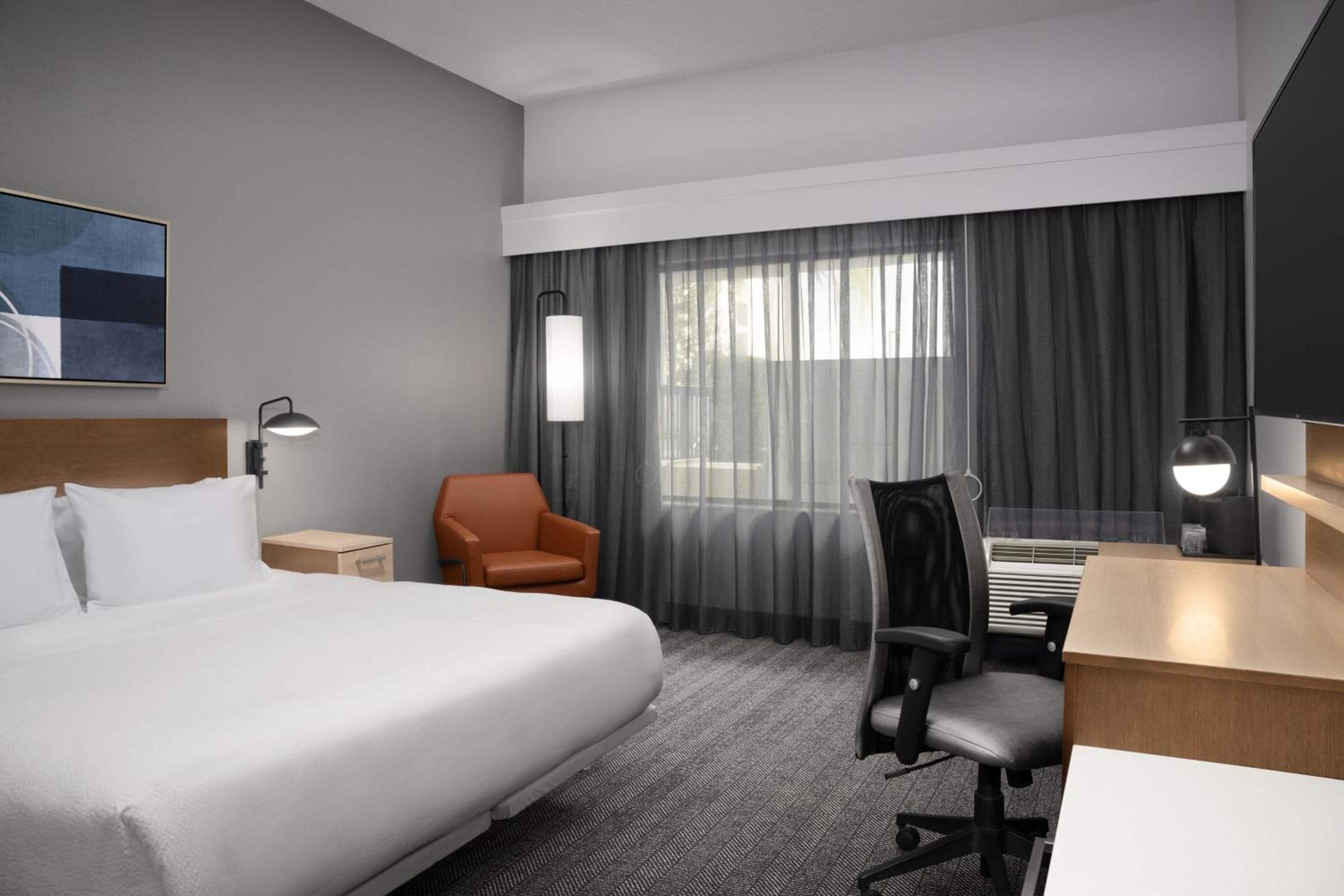 Courtyard by Marriott Orlando East/UCF Area — 10