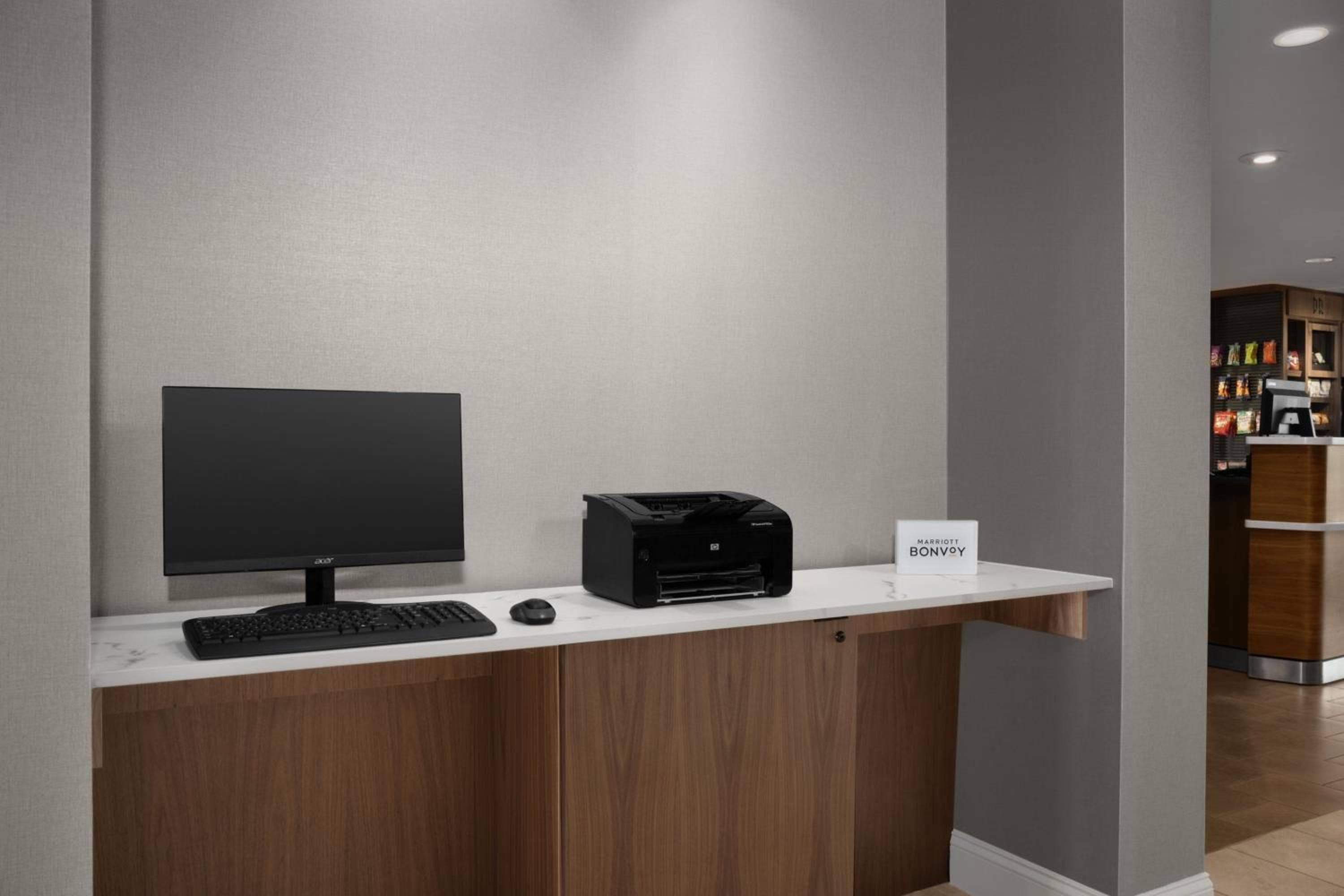 Courtyard by Marriott Orlando East/UCF Area — 22
