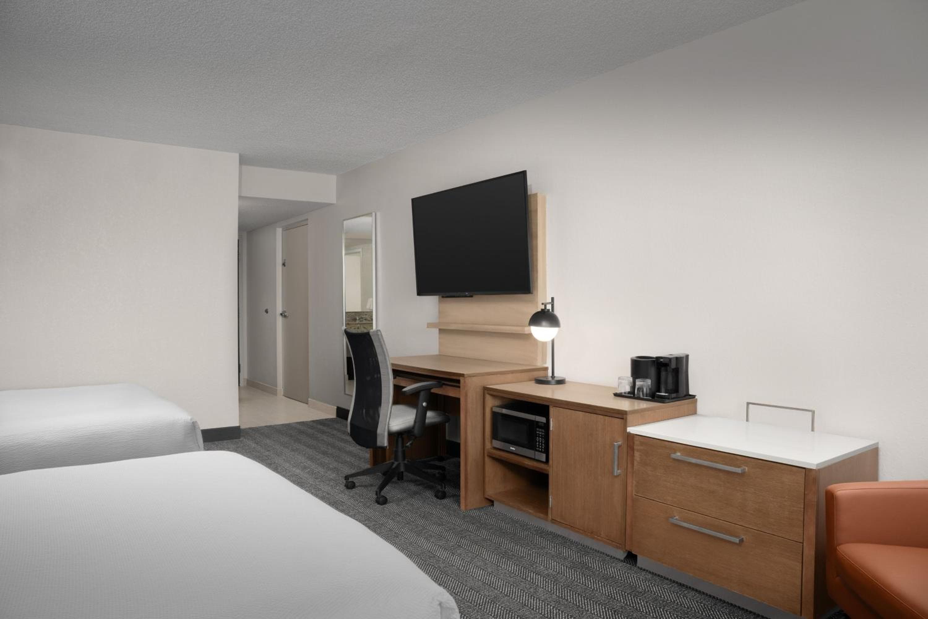 Courtyard by Marriott Orlando East/UCF Area — 7