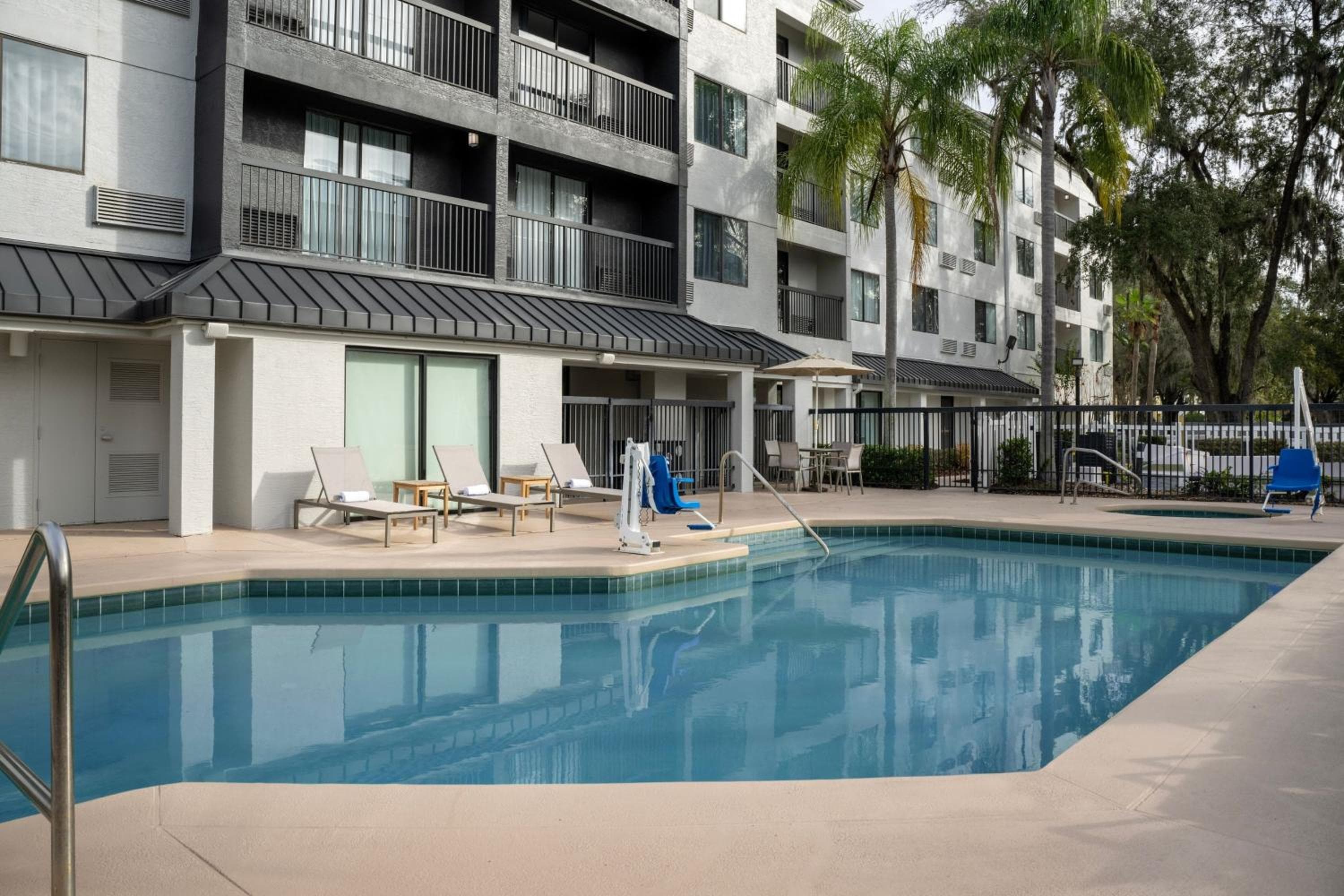 Courtyard by Marriott Orlando East/UCF Area — 23