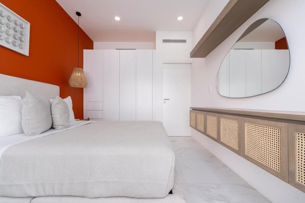 New 3BR condo with exceptional location with pool — 3