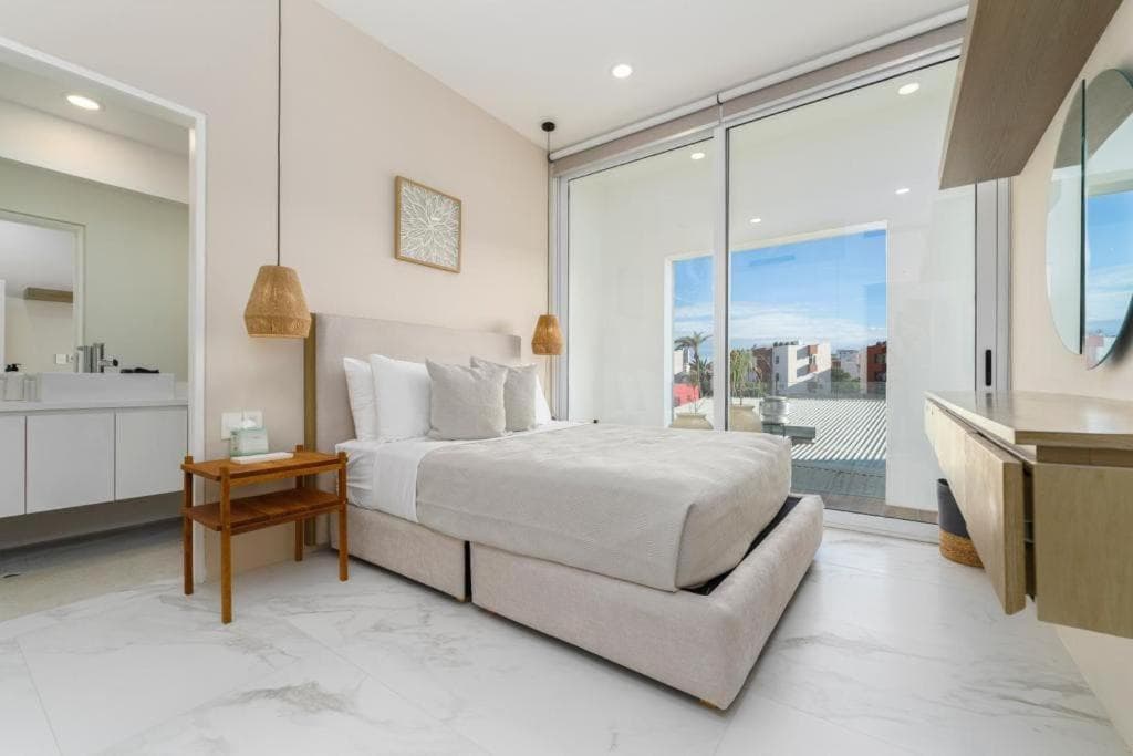 New 3BR condo with exceptional location with pool — 4