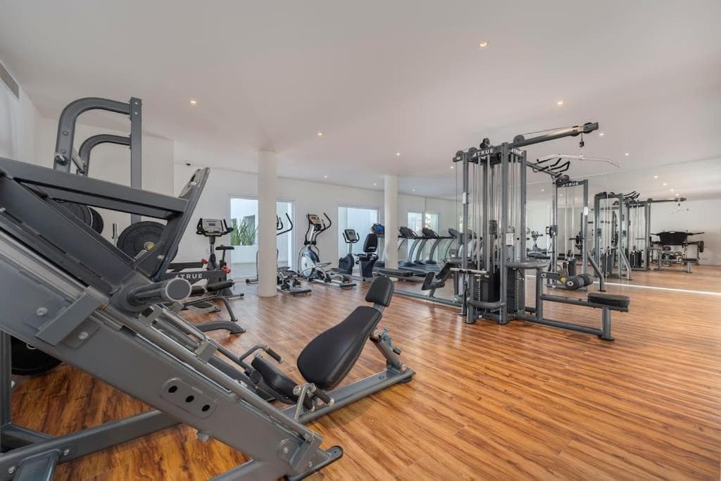 New 3BR condo with exceptional location with pool — 19