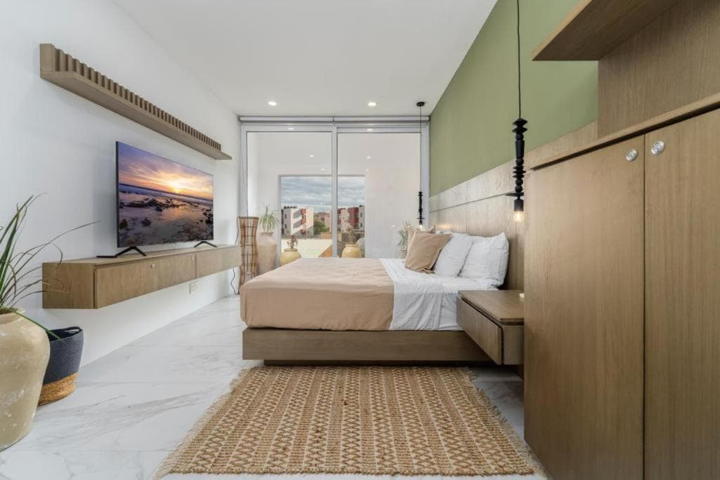 New 3BR condo with exceptional location with pool — 6