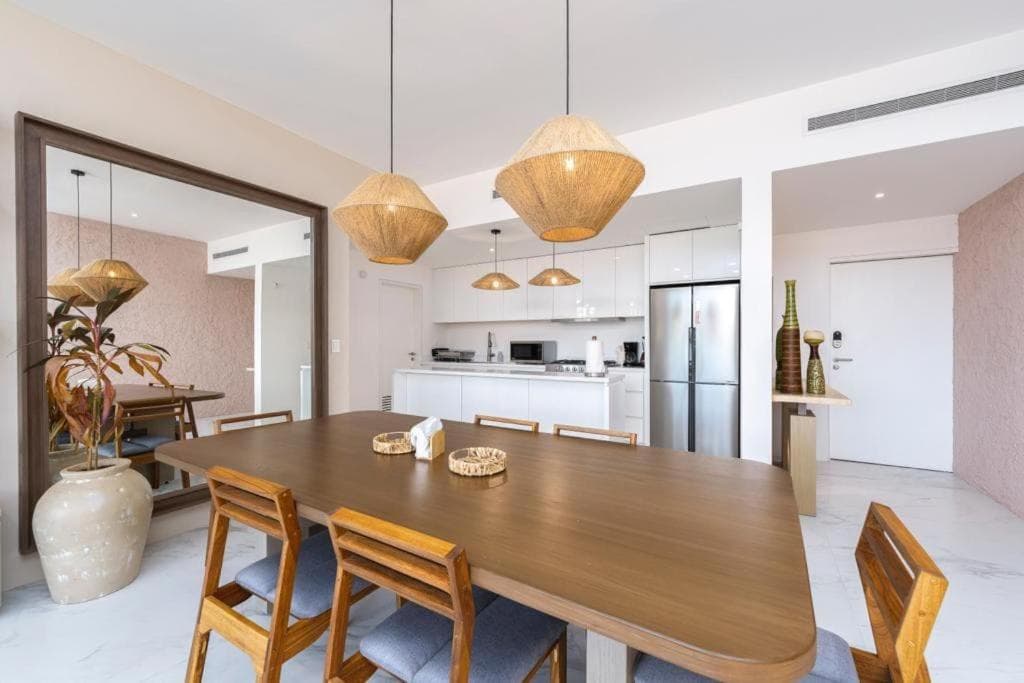New 3BR condo with exceptional location with pool — 27