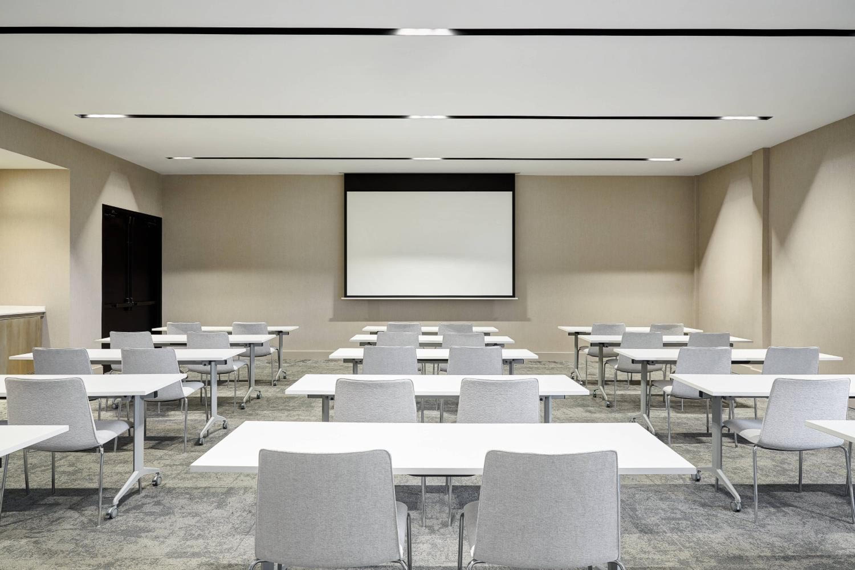 AC Hotel by Marriott Tampa Airport — 17
