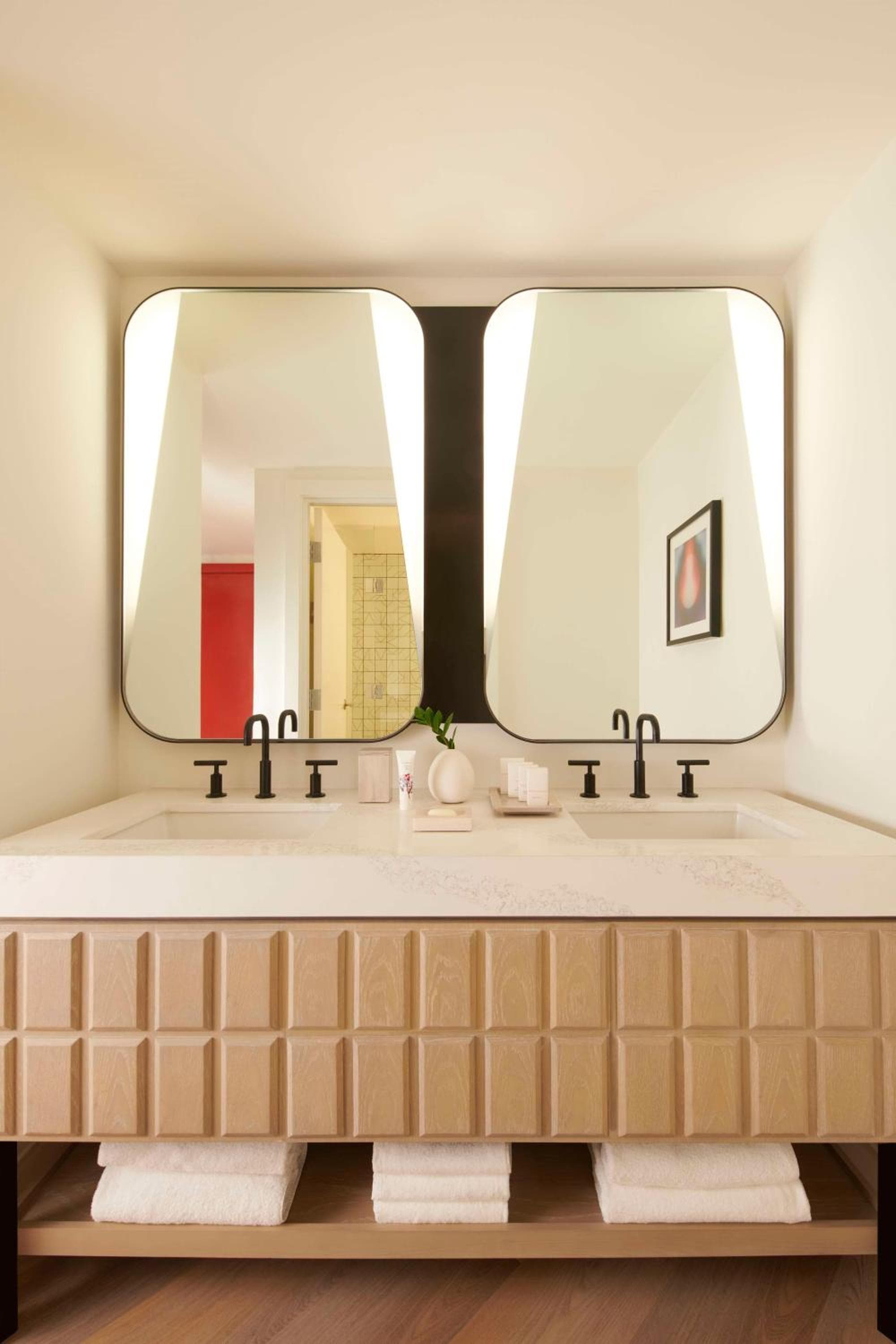 Virgin Hotels Las Vegas, Curio Collection by Hilton — 2