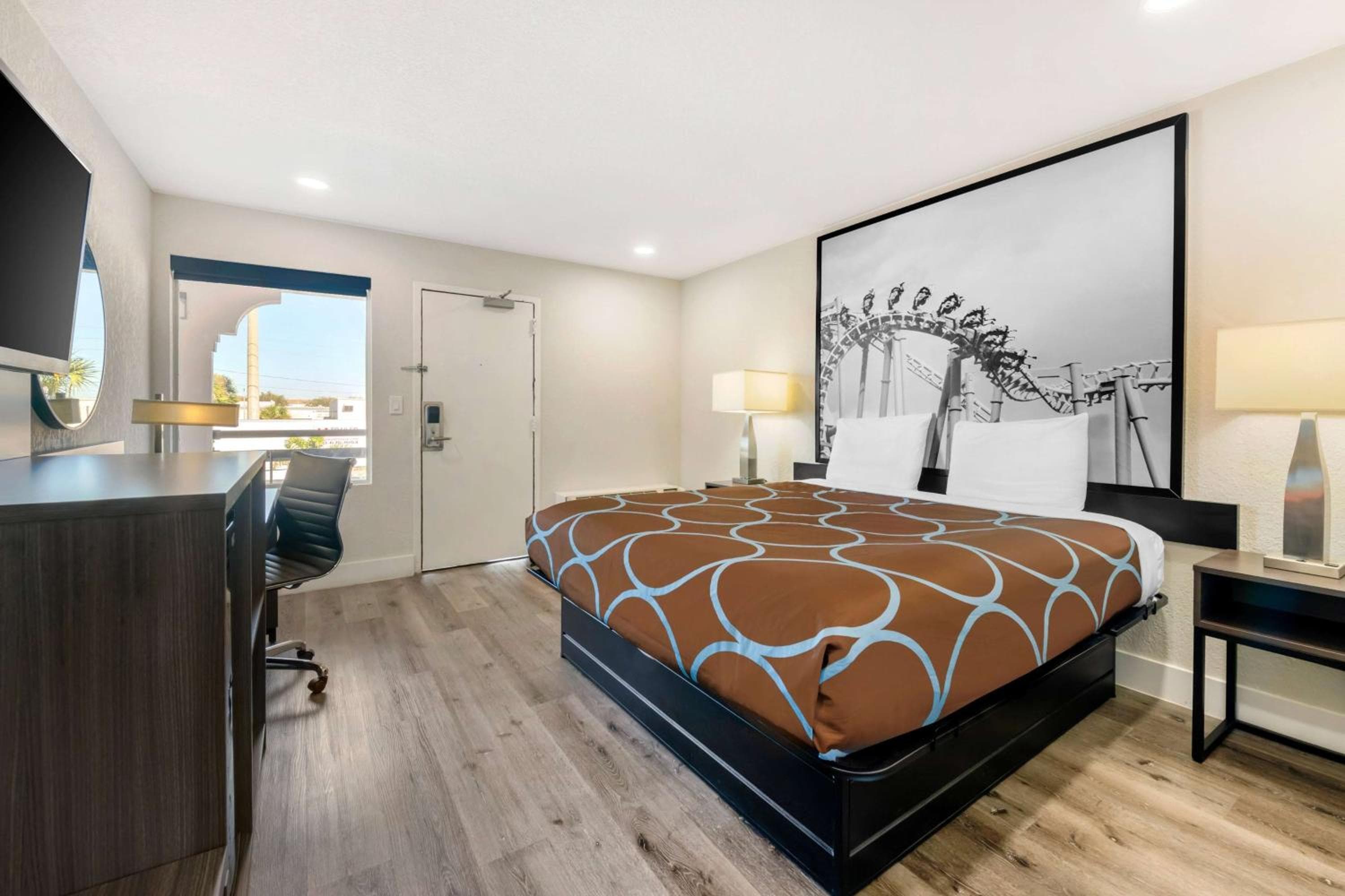 Super 8 by Wyndham Orlando Near Florida Mall — 26