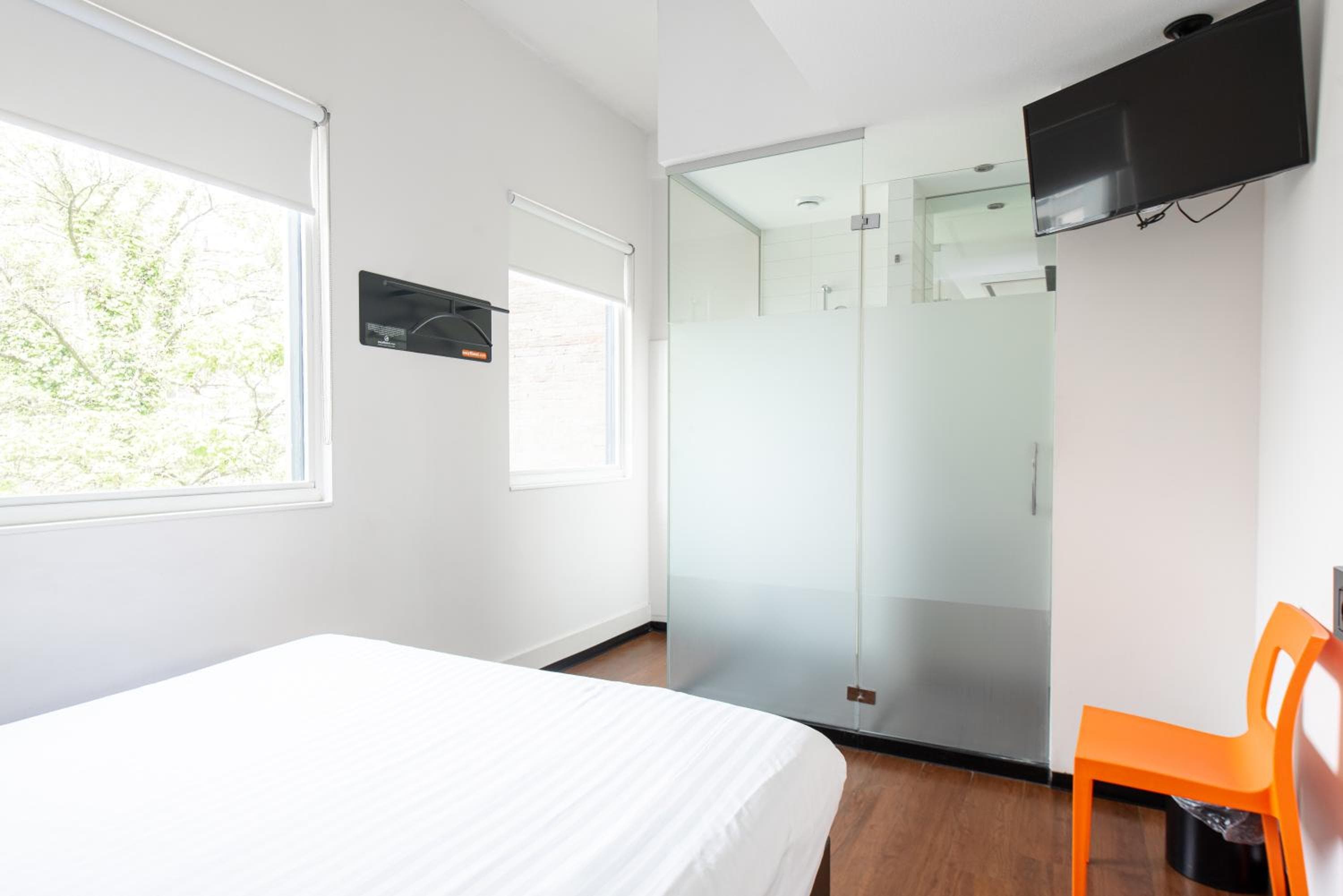 easyHotel Amsterdam City Centre South — 2